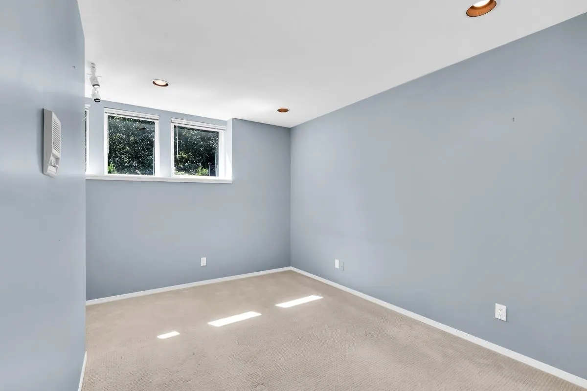 4255 St Pauls Avenue