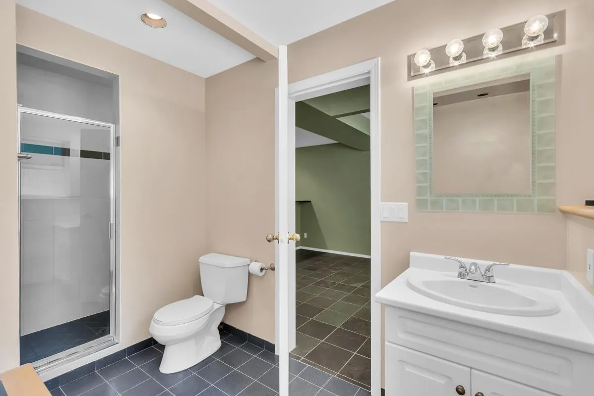 4255 St Pauls Avenue