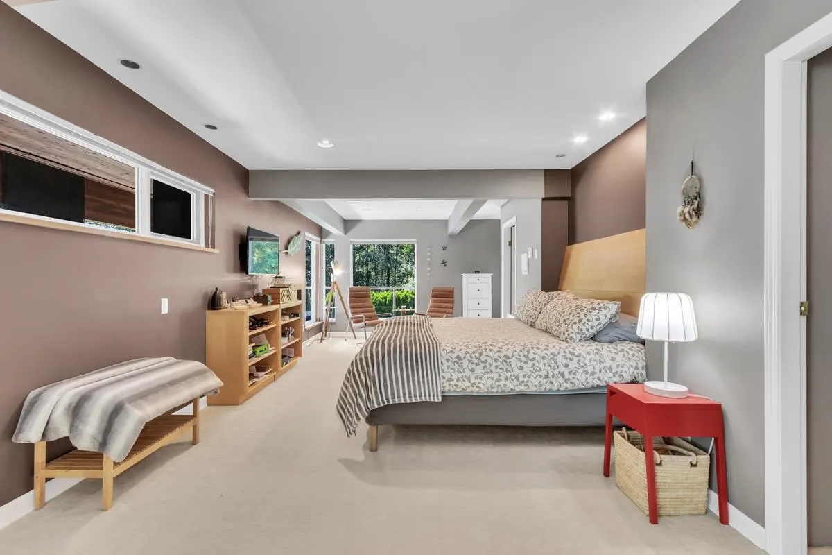 4255 St Pauls Avenue