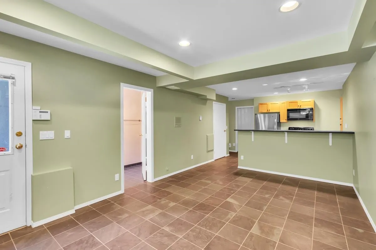 4255 St Pauls Avenue