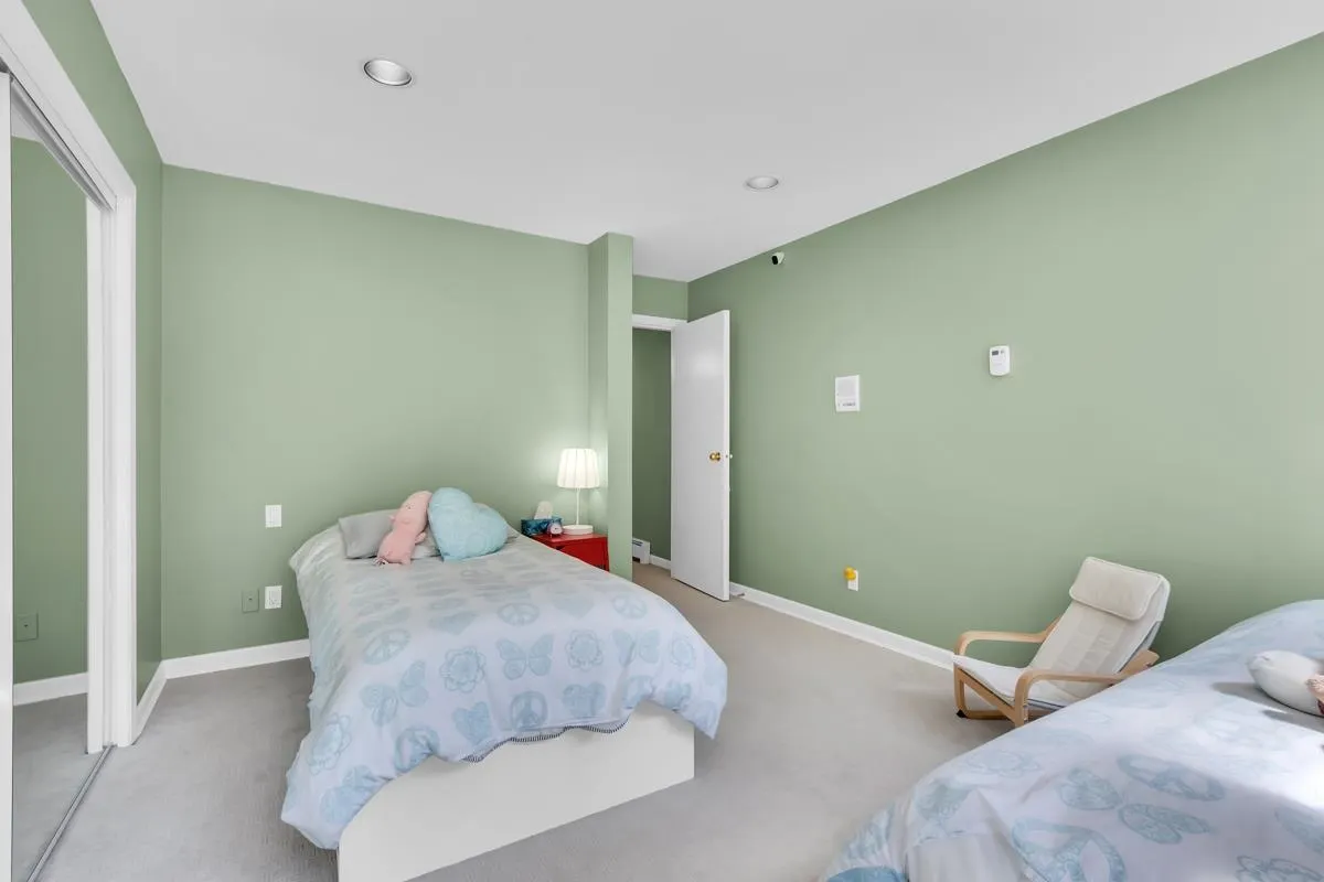 4255 St Pauls Avenue