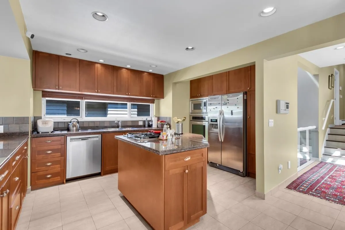 4255 St Pauls Avenue