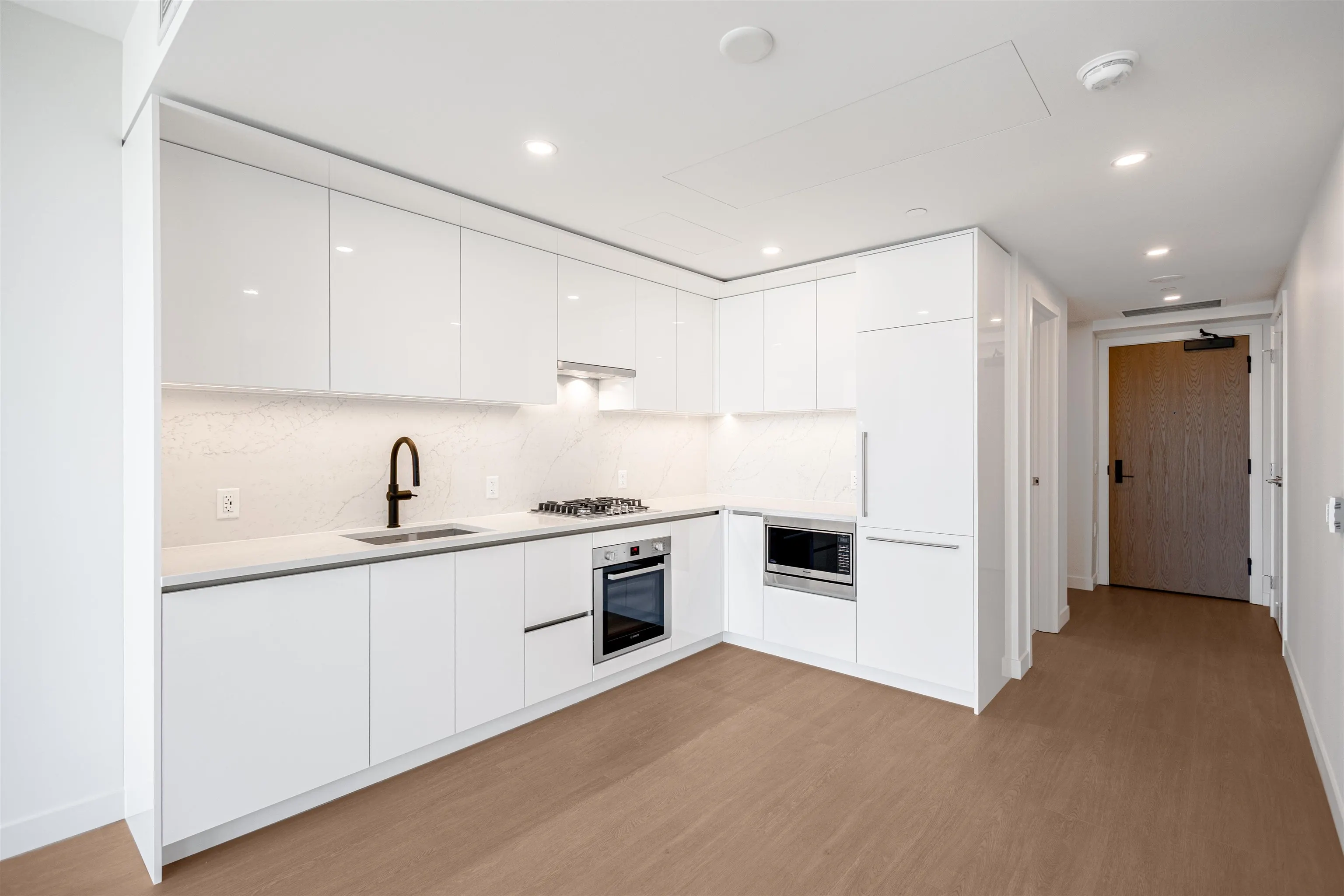 2505 5987 Wilson Avenue