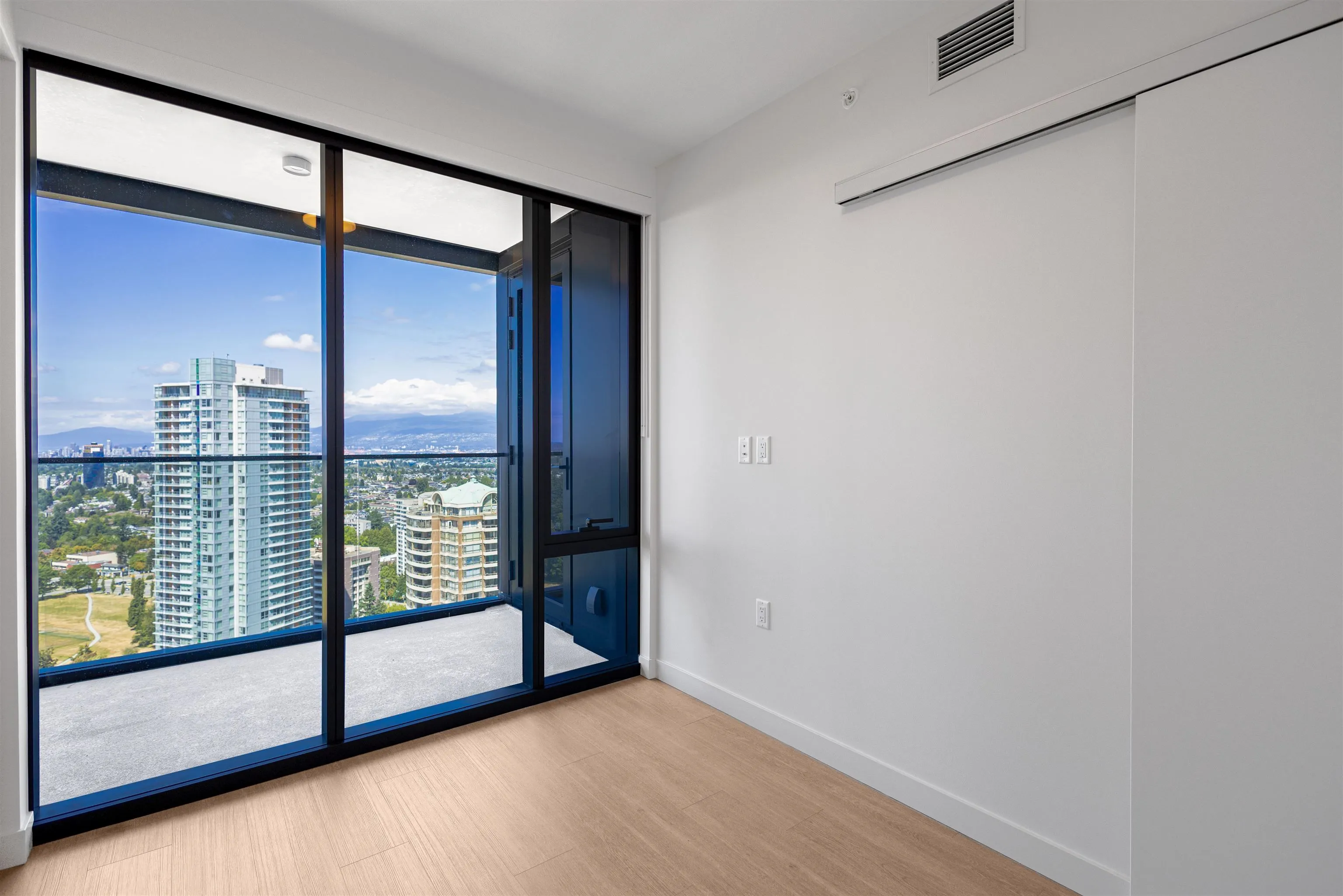 2505 5987 Wilson Avenue