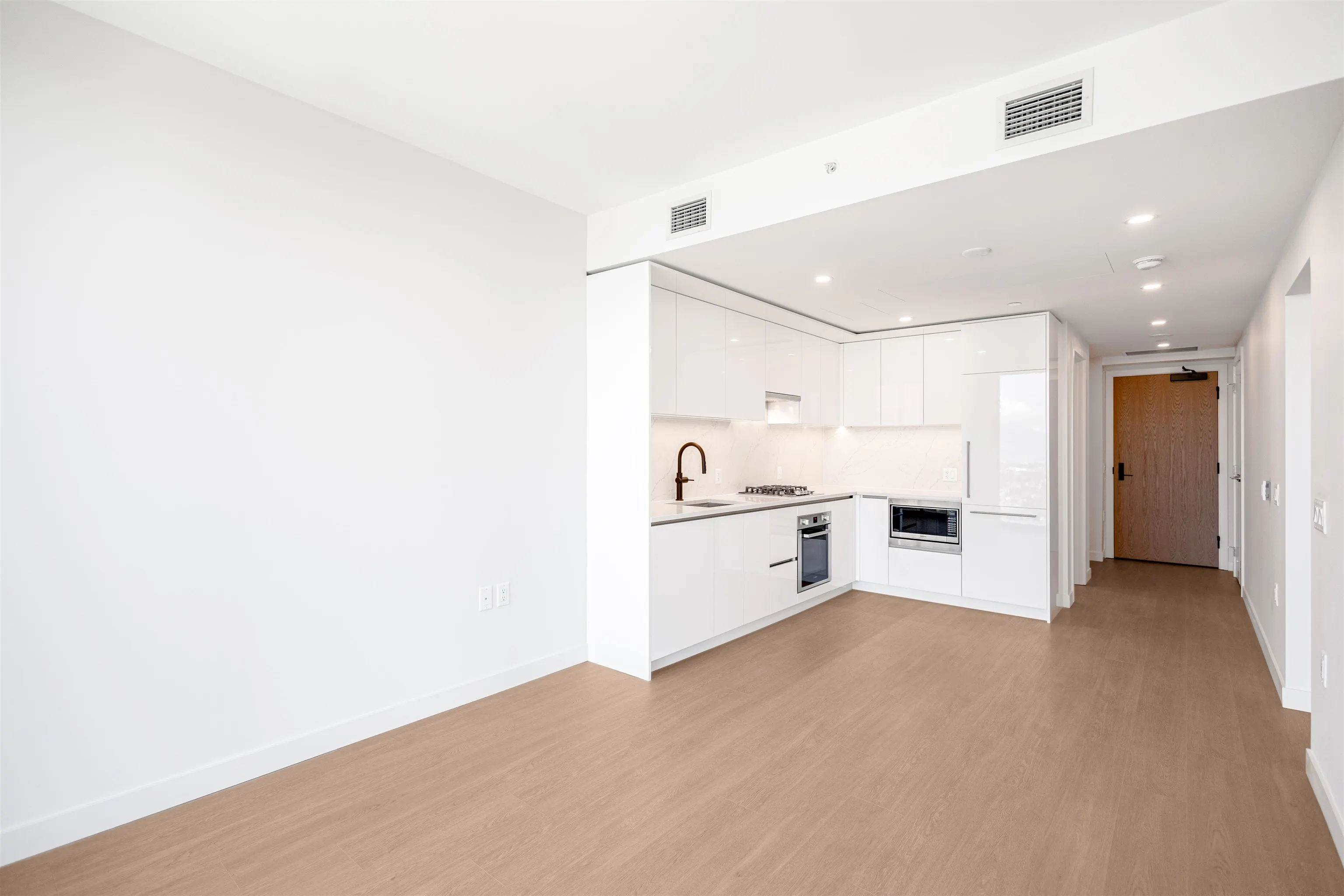 2505 5987 Wilson Avenue