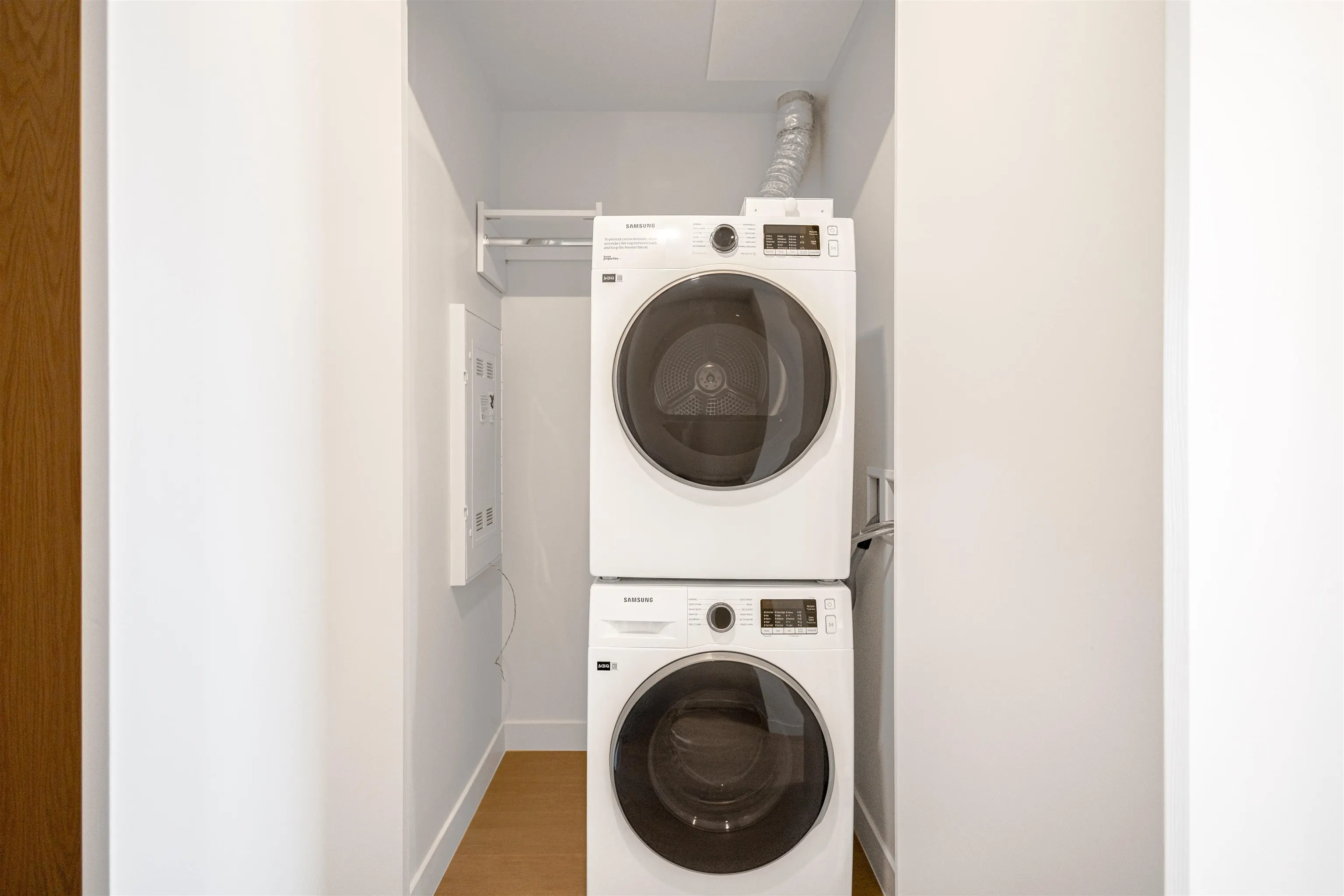 2505 5987 Wilson Avenue