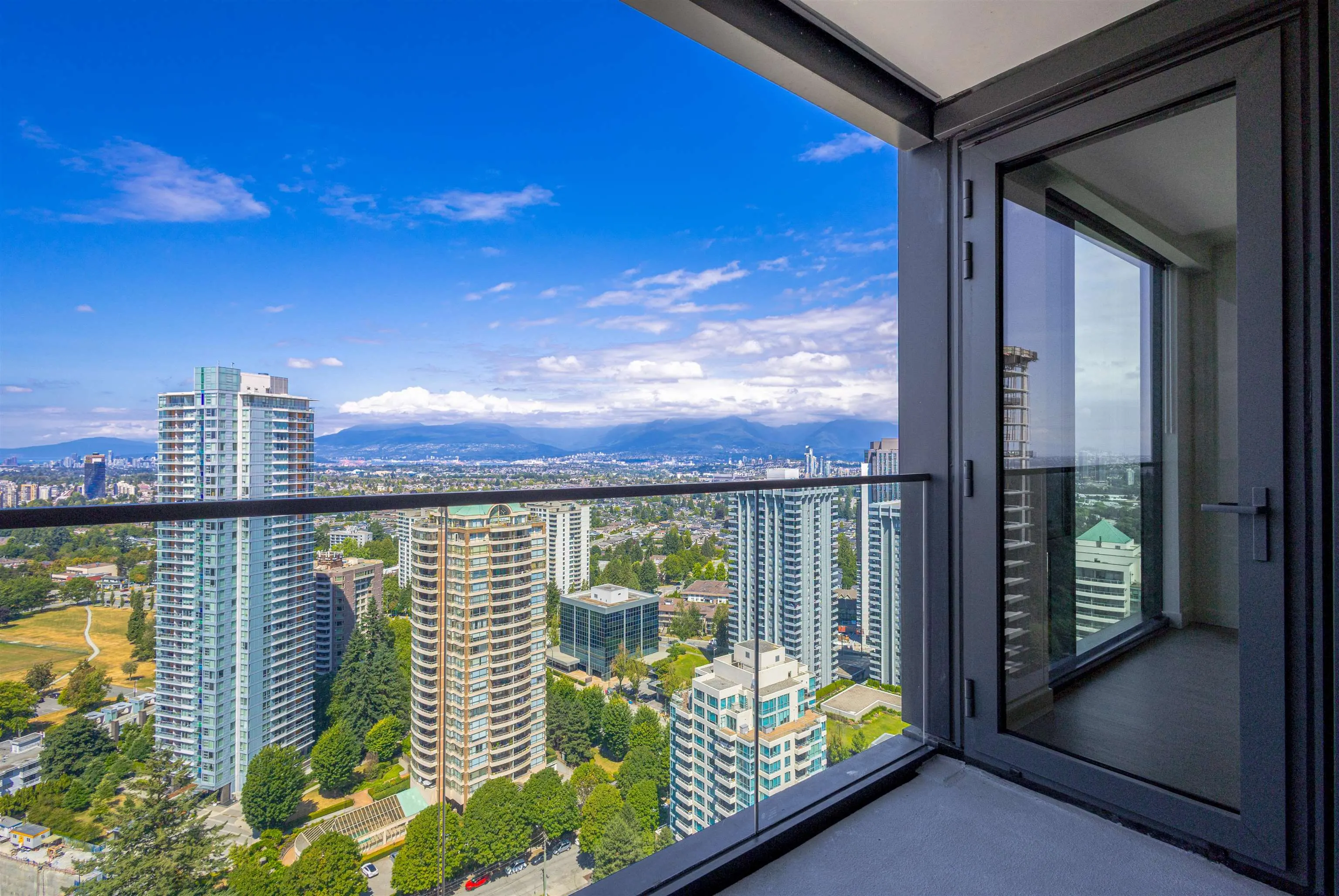 2505 5987 Wilson Avenue