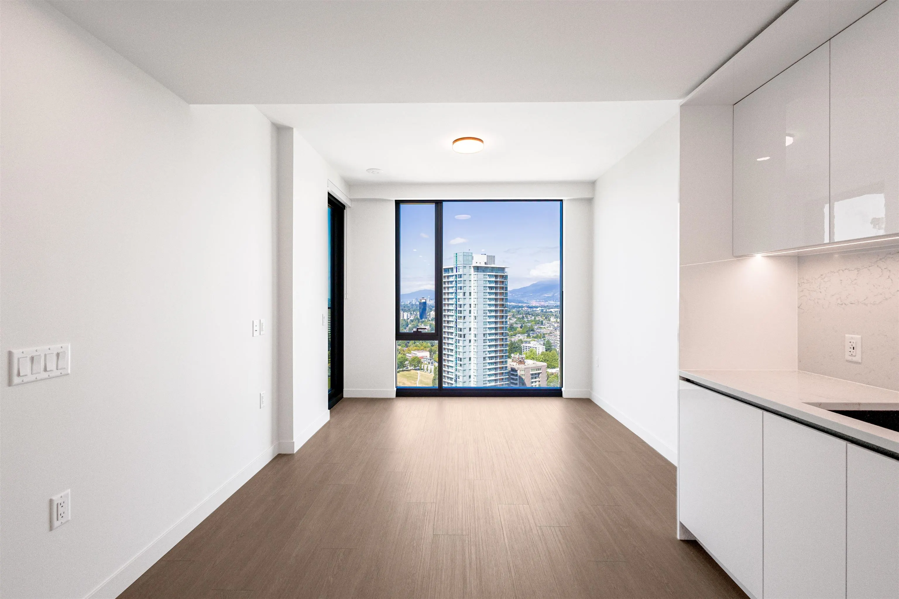 2505 5987 Wilson Avenue