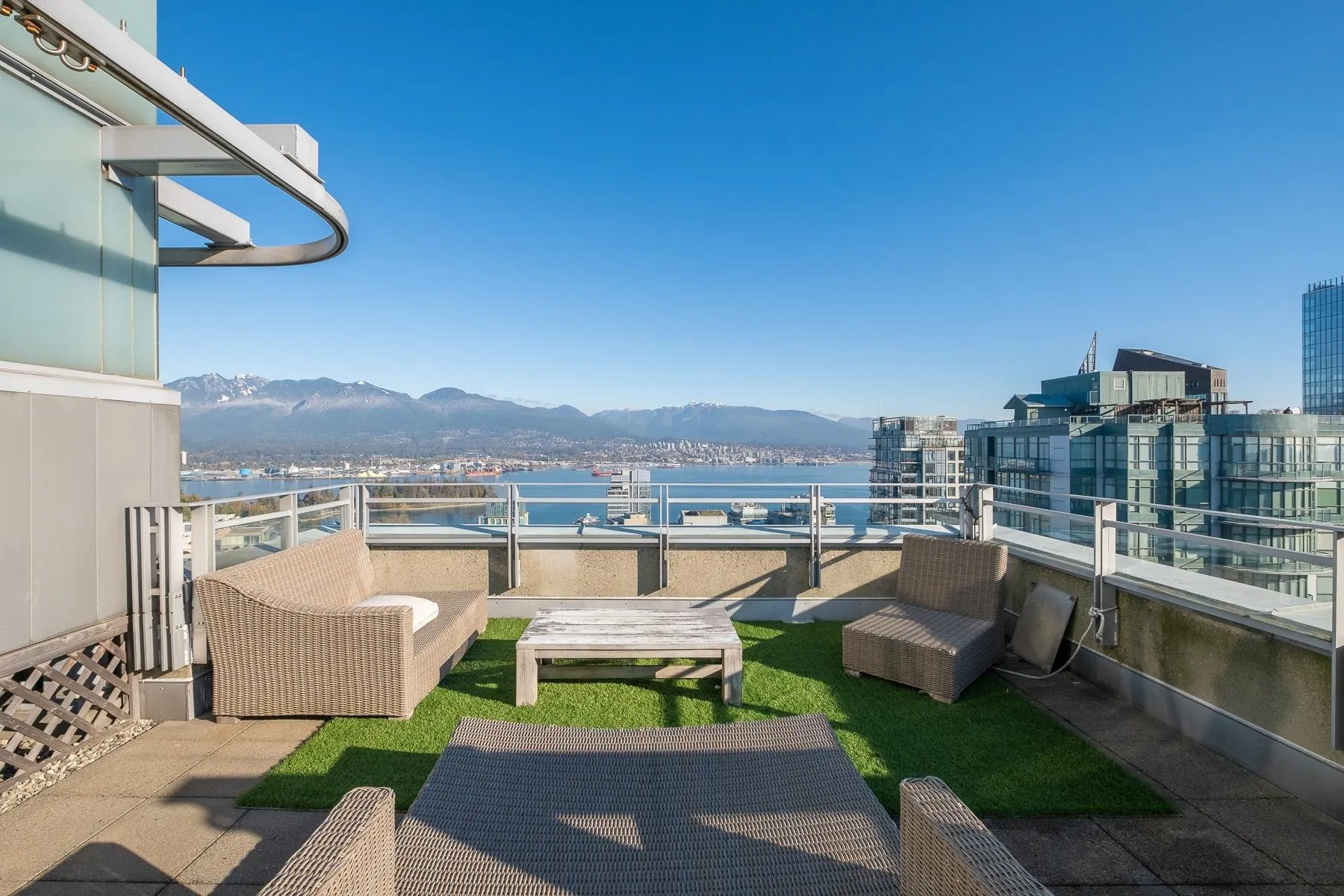 PH2 1288 W Georgia Street