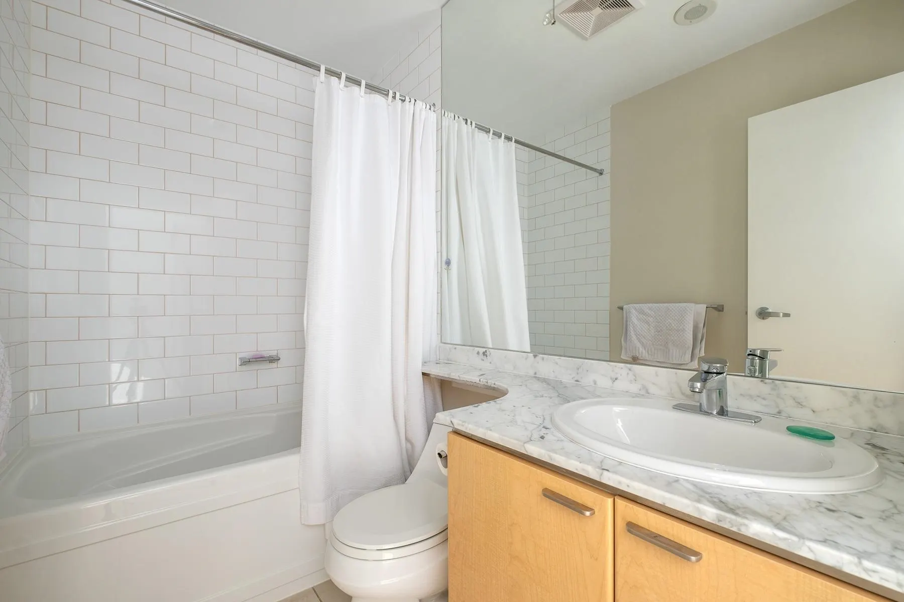 PH2 1288 W Georgia Street