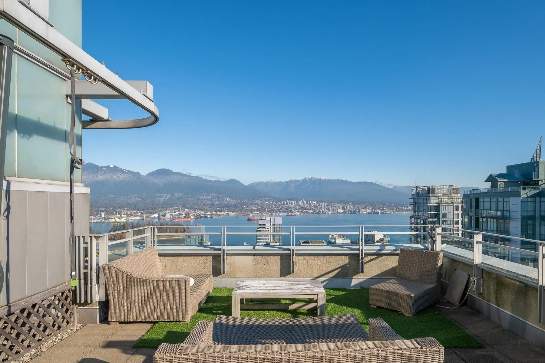 PH2 1288 W Georgia Street