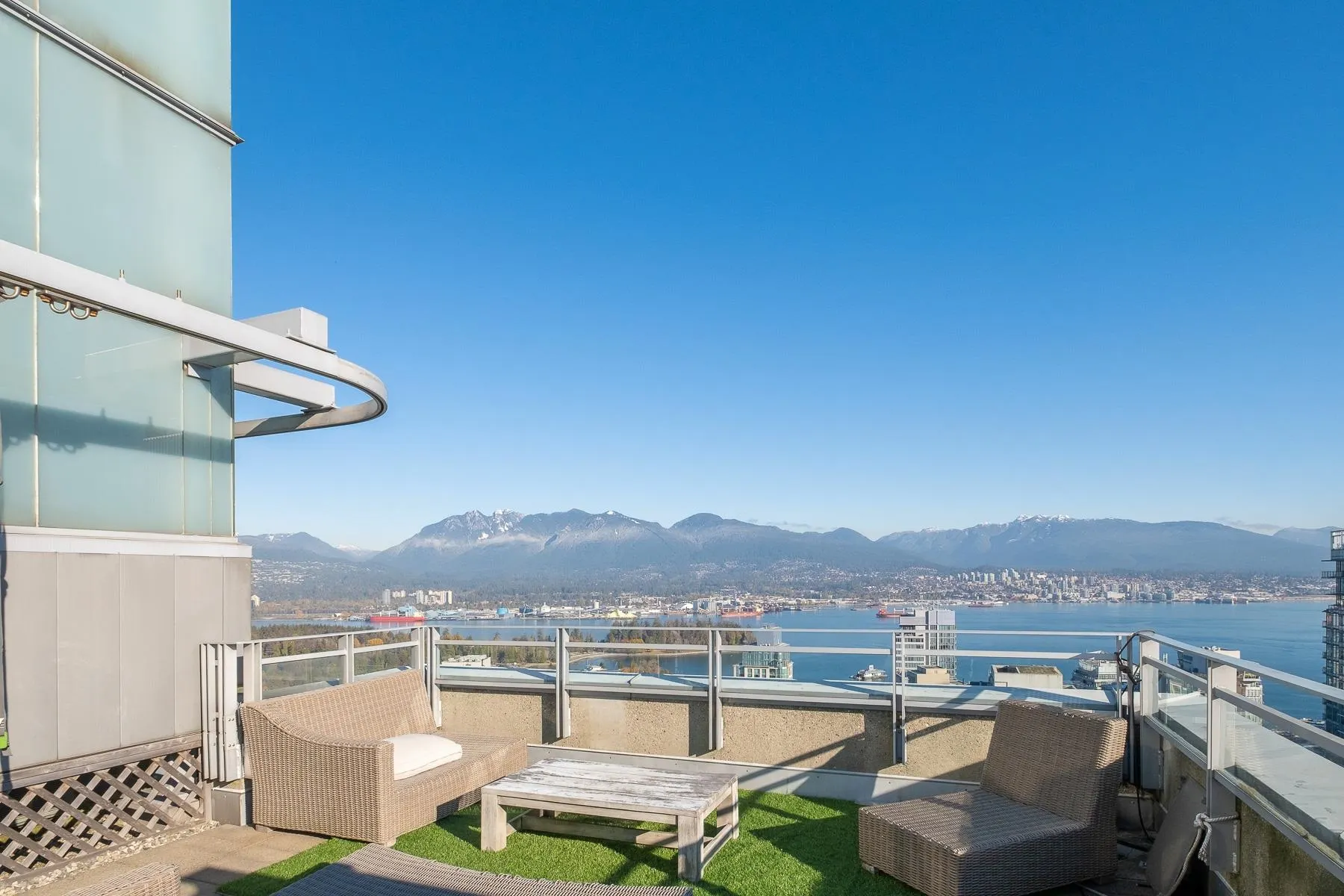 PH2 1288 W Georgia Street