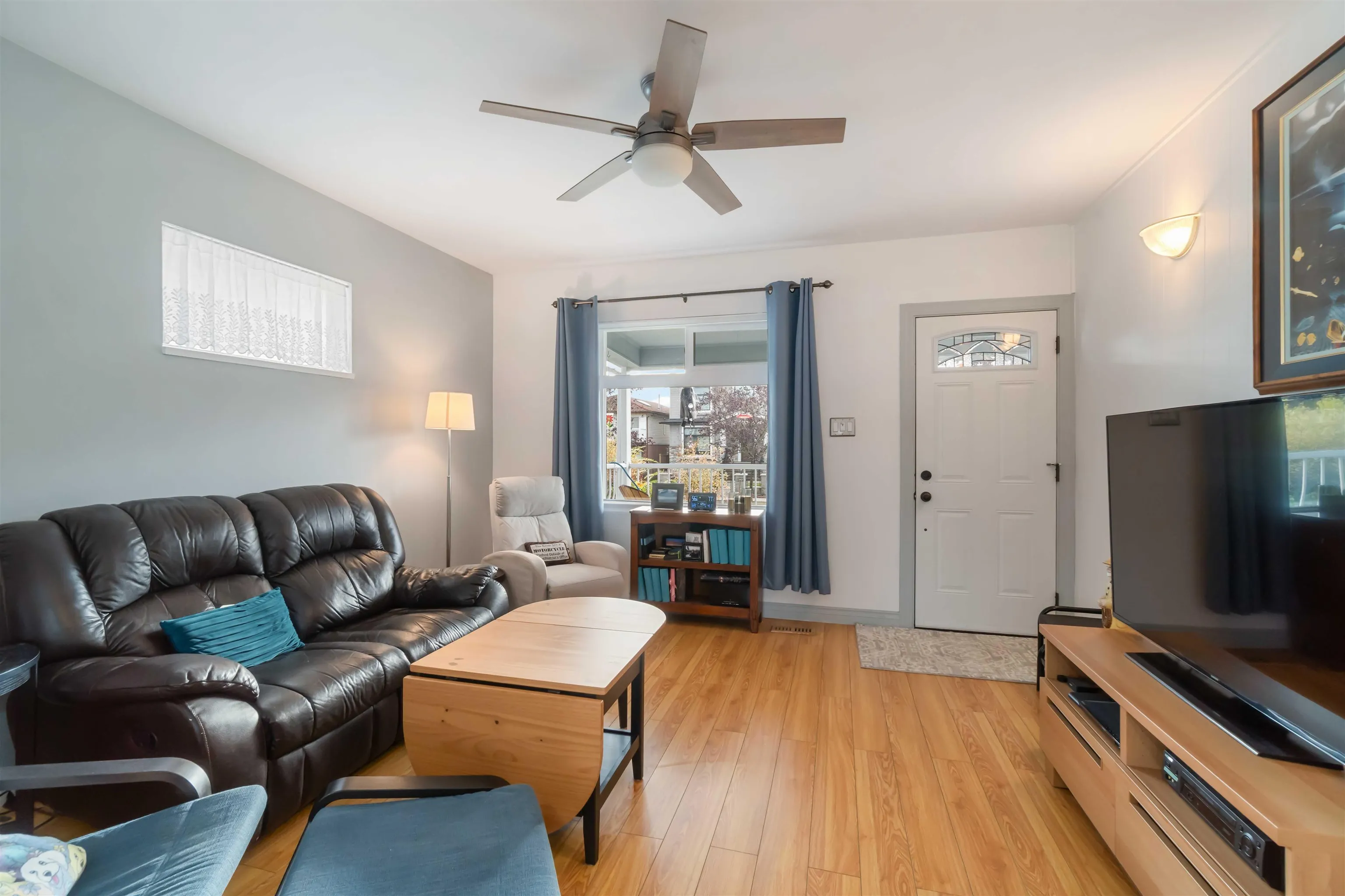 2235 East 52nd Avenue