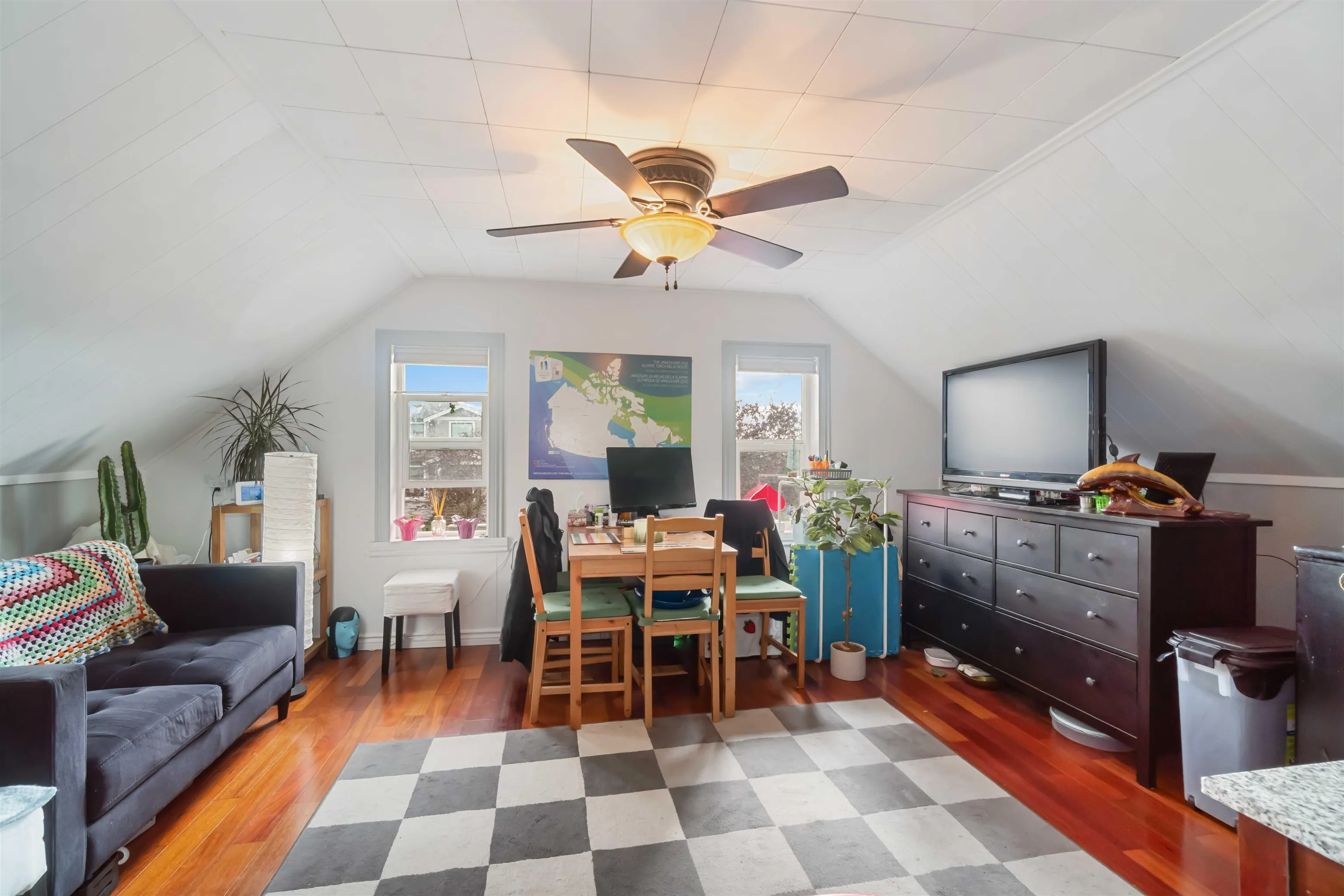 2235 East 52nd Avenue