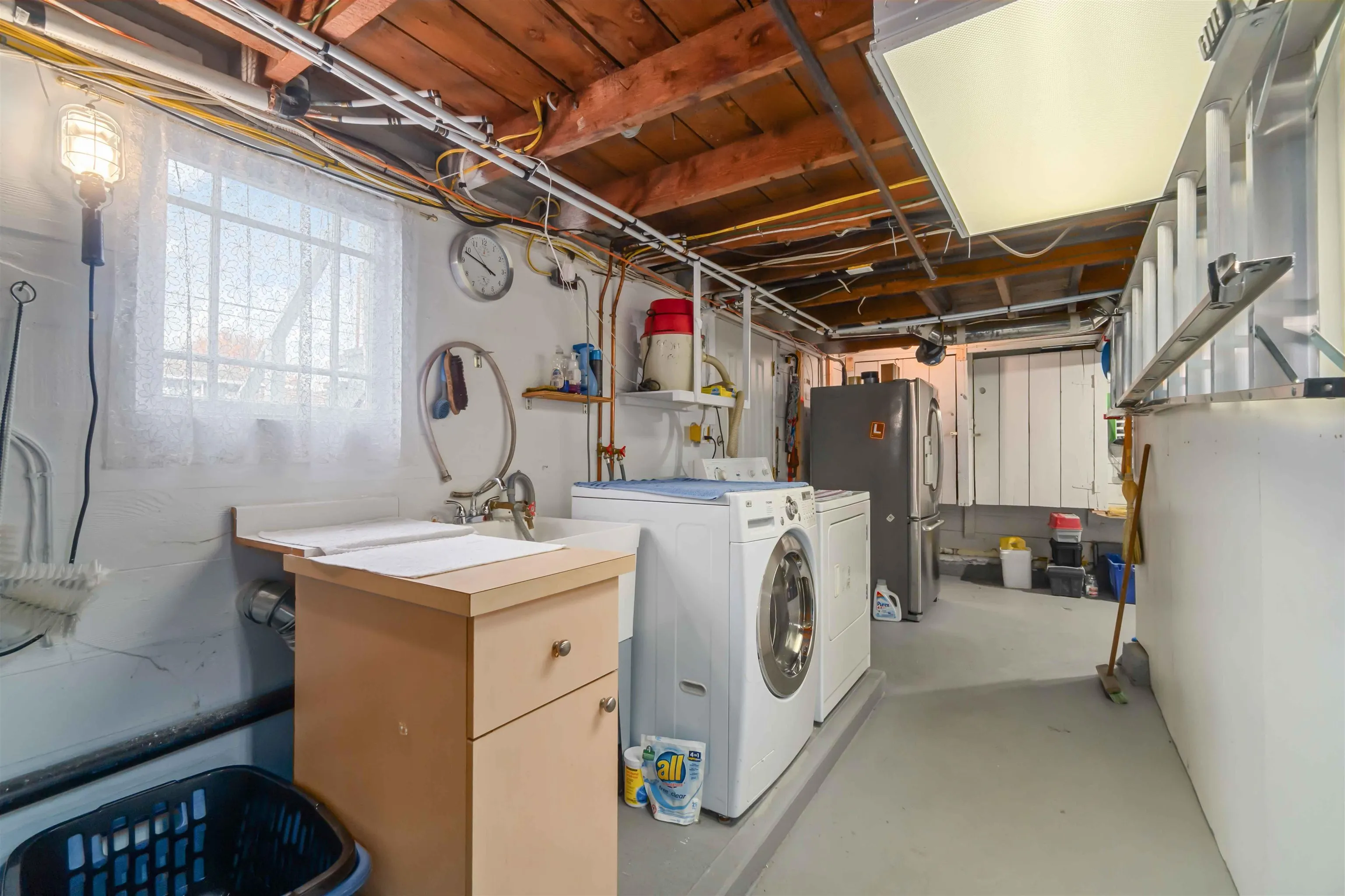 2235 East 52nd Avenue