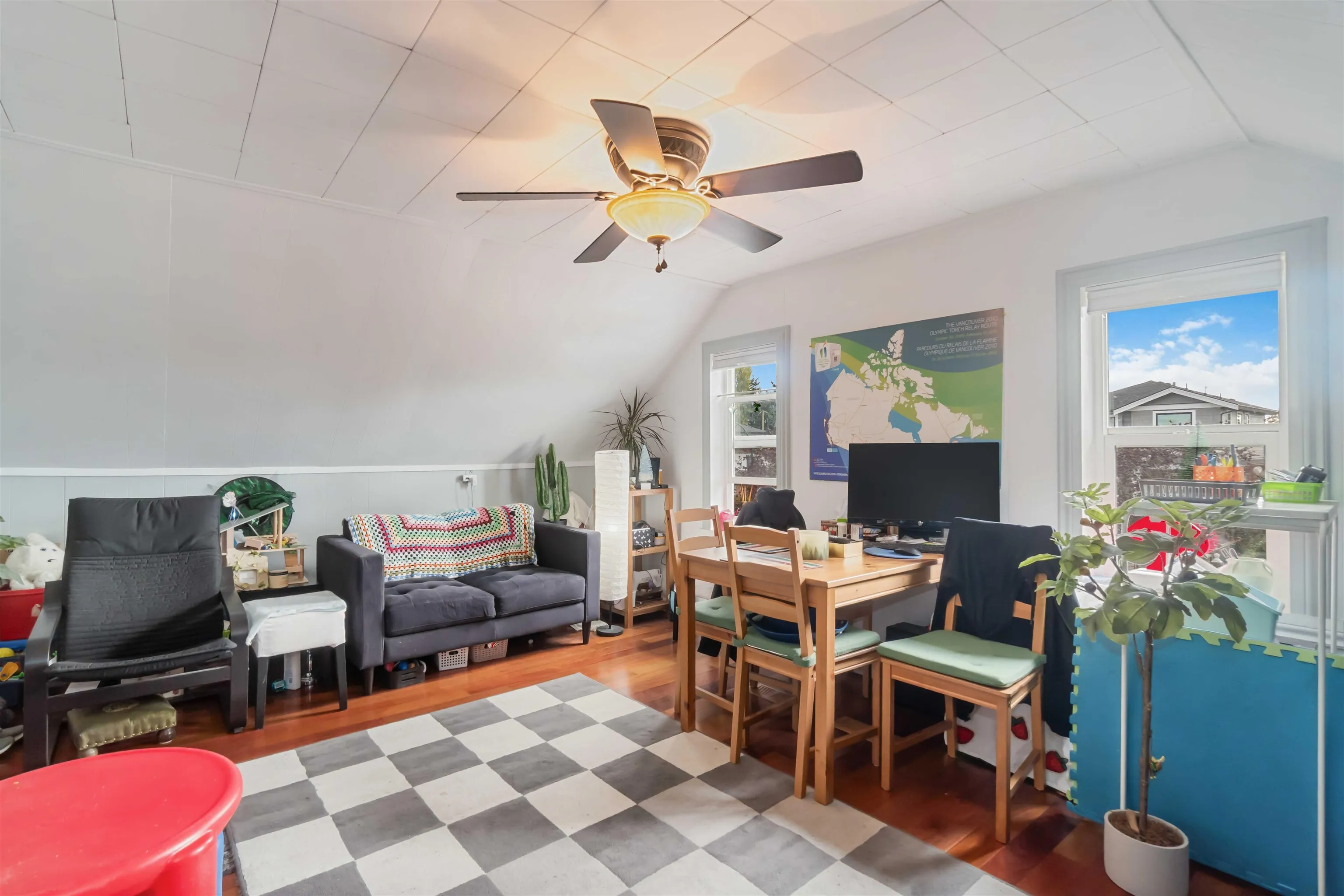 2235 East 52nd Avenue