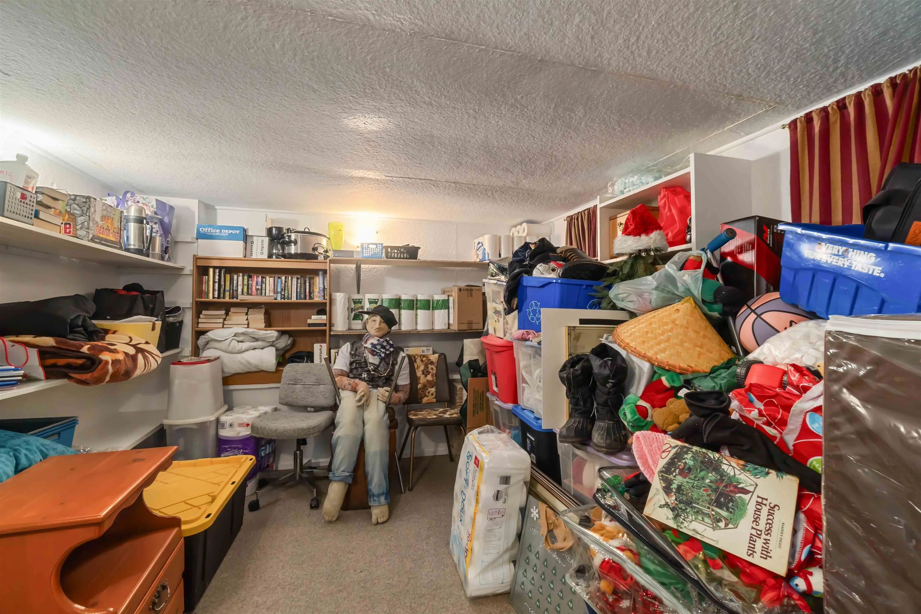 2235 East 52nd Avenue