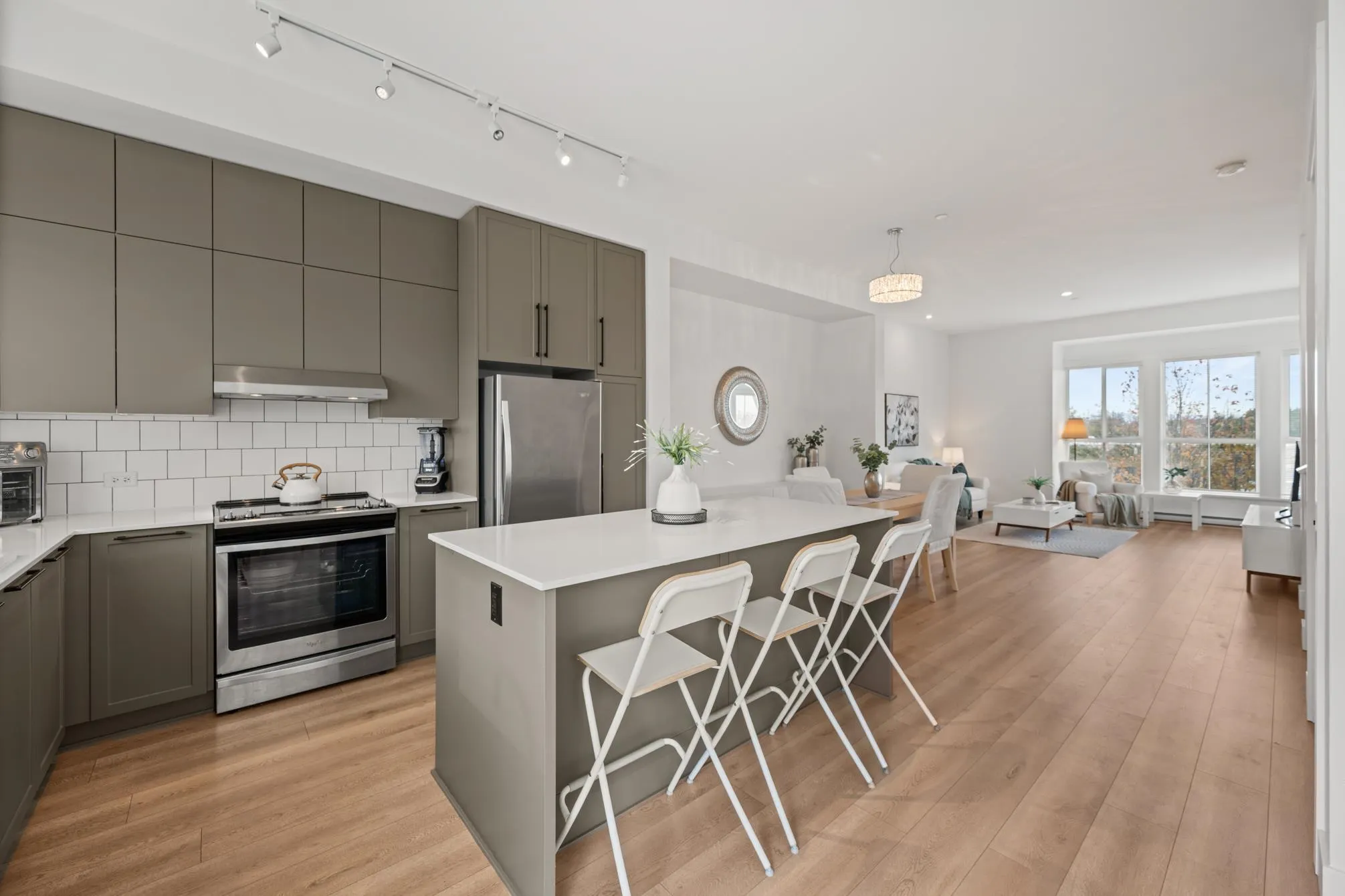 72 4656 Orca Way Way