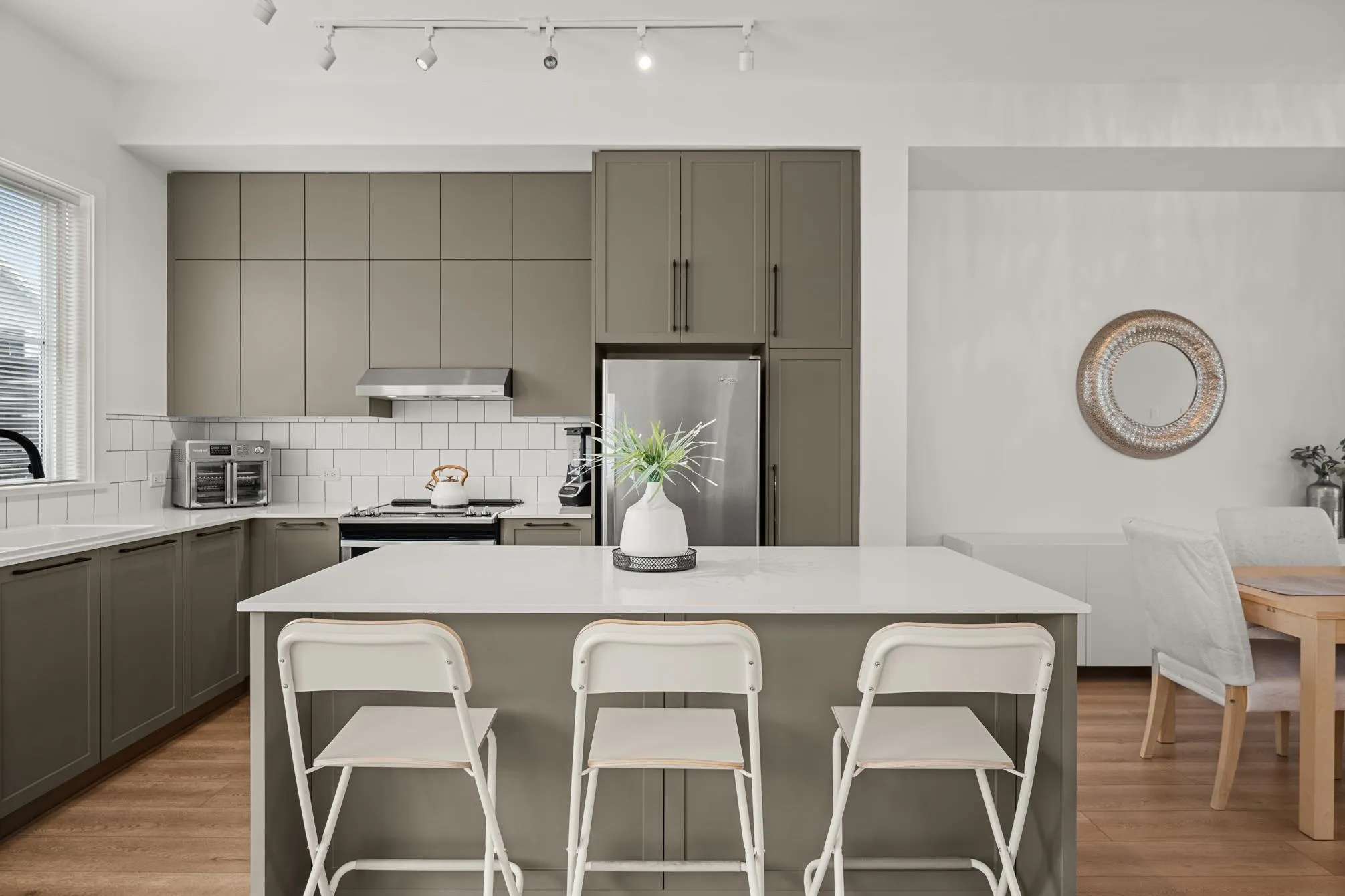 72 4656 Orca Way Way