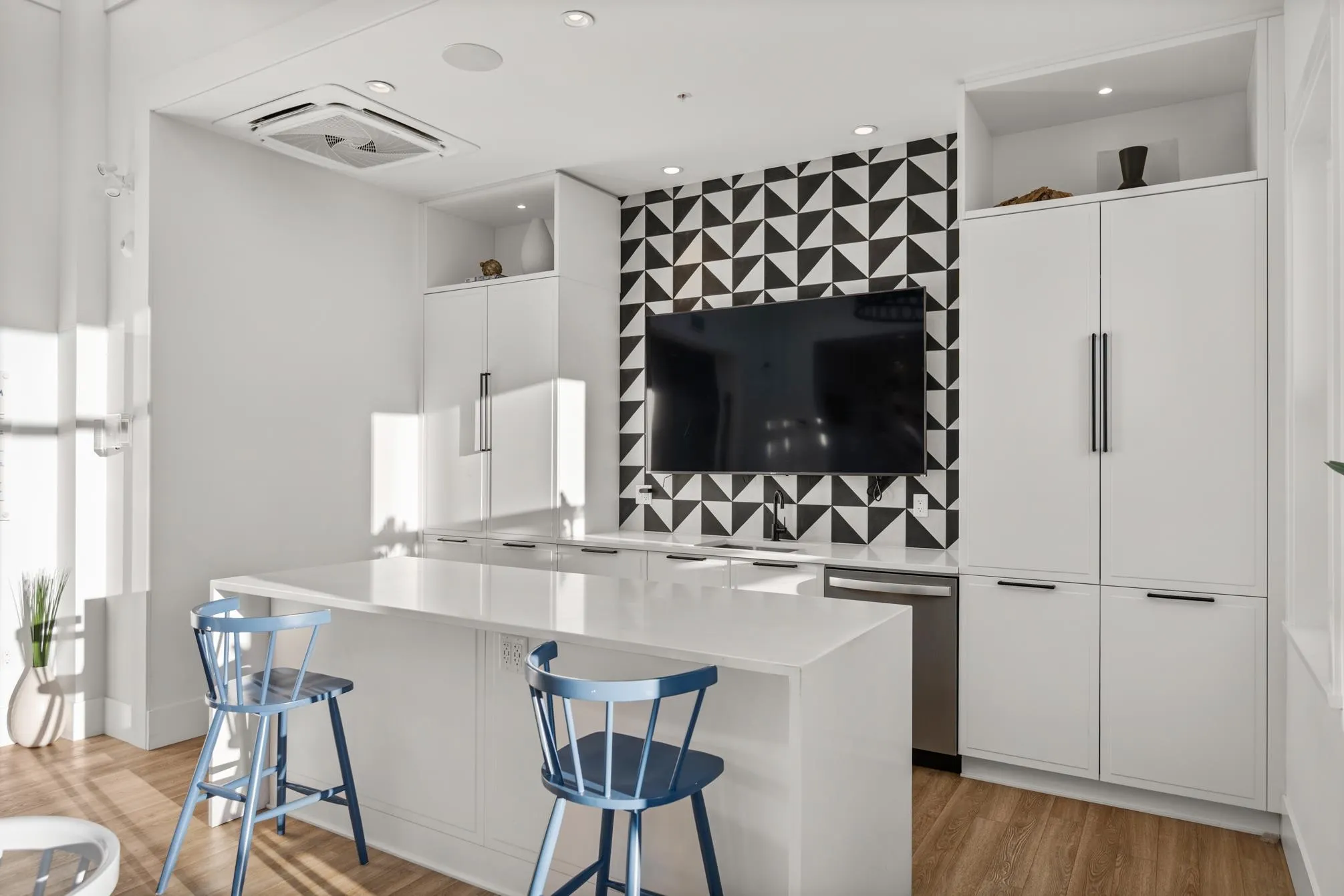 72 4656 Orca Way Way