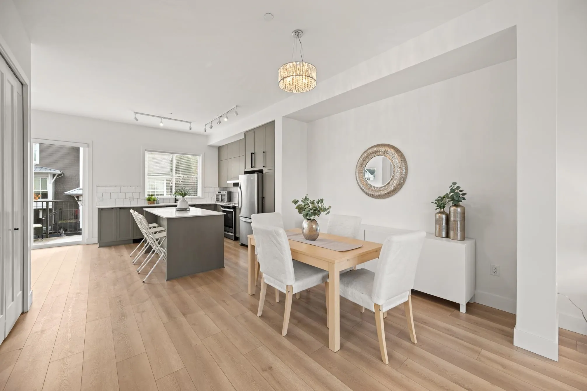 72 4656 Orca Way Way