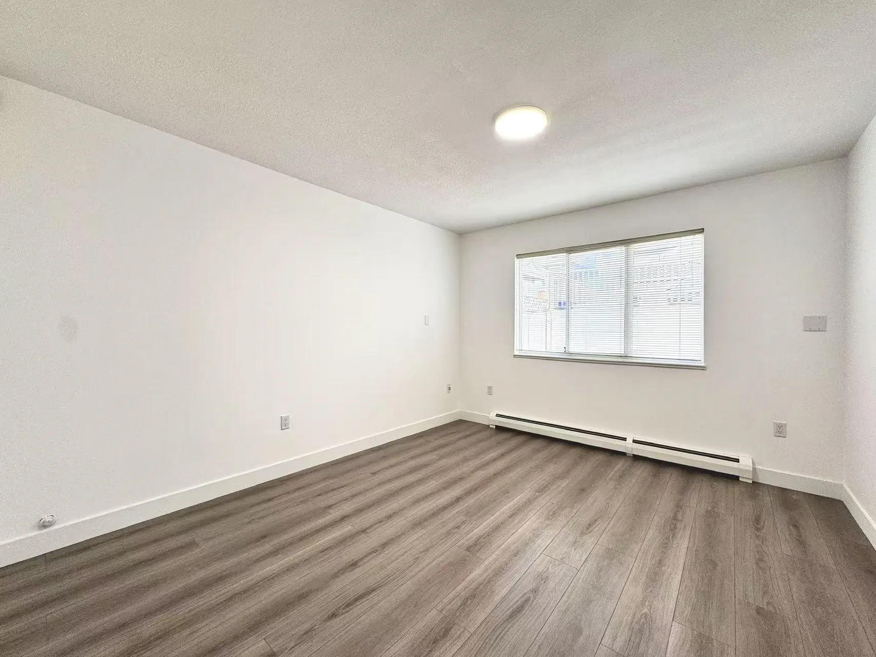 1 1921 Harrison Drive