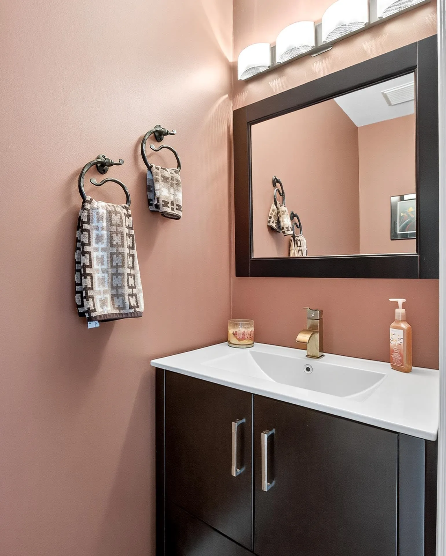 24 1355 Citadel Drive