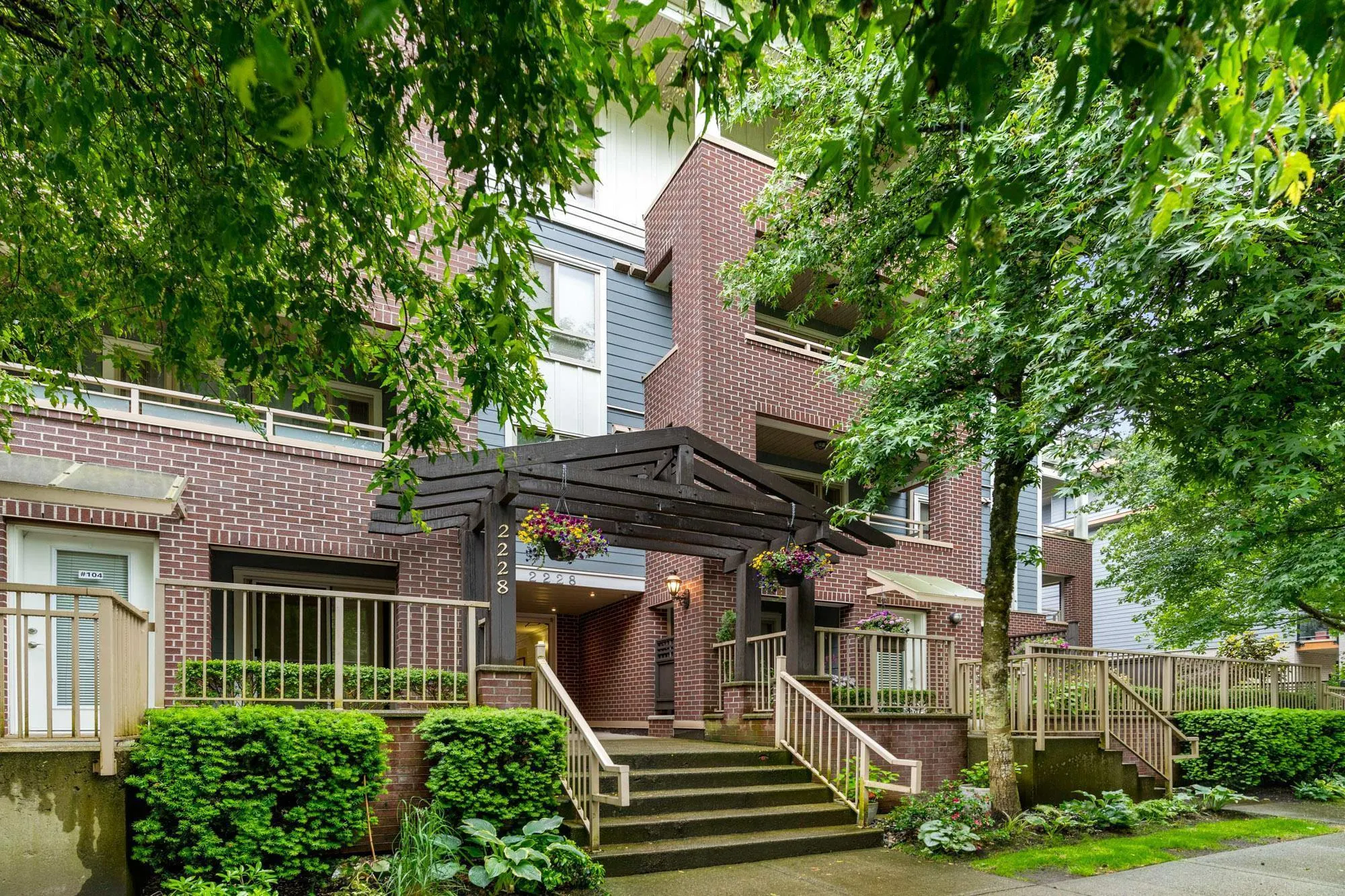 303 2228 Welcher Avenue