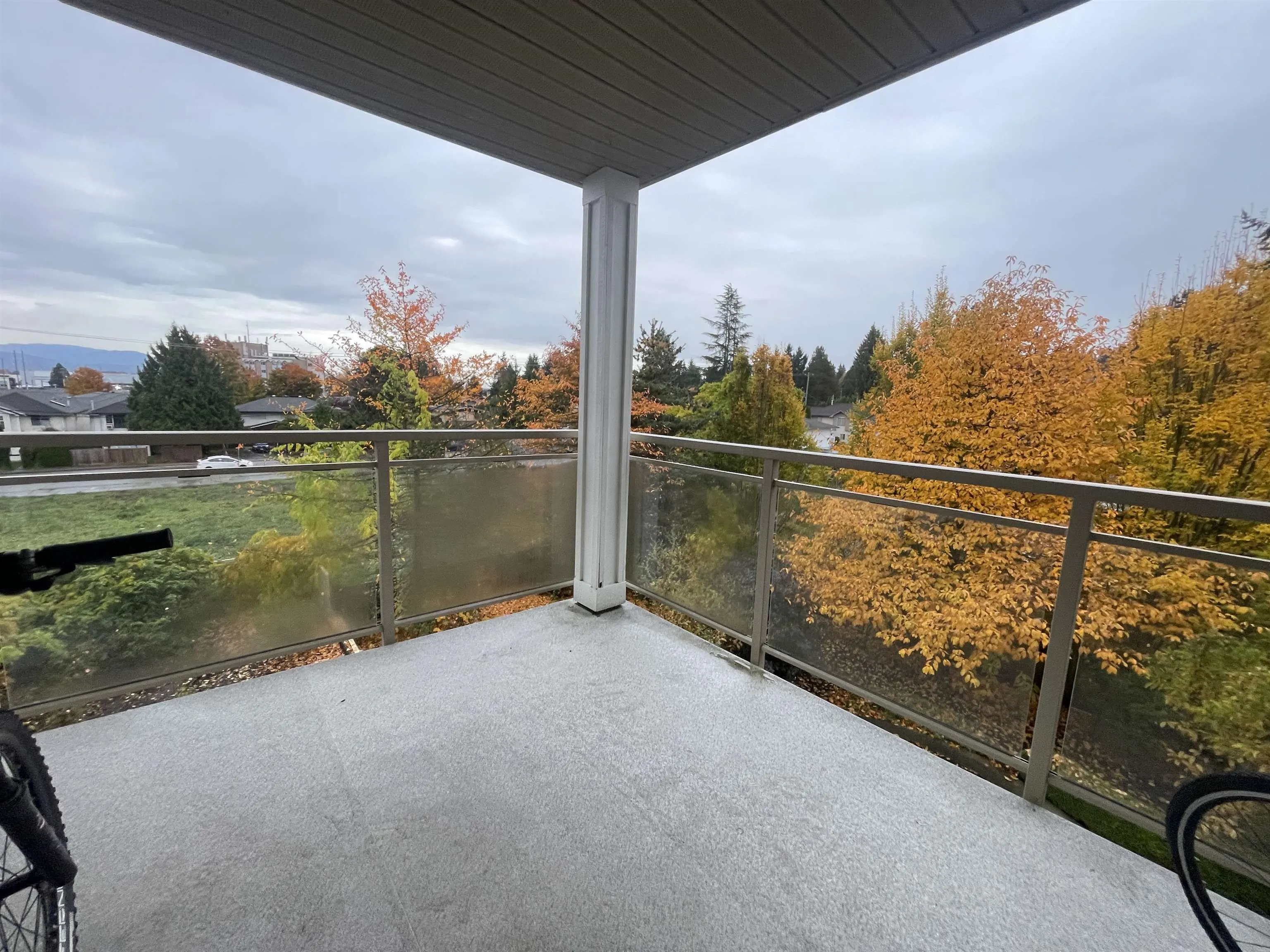 303 2228 Welcher Avenue