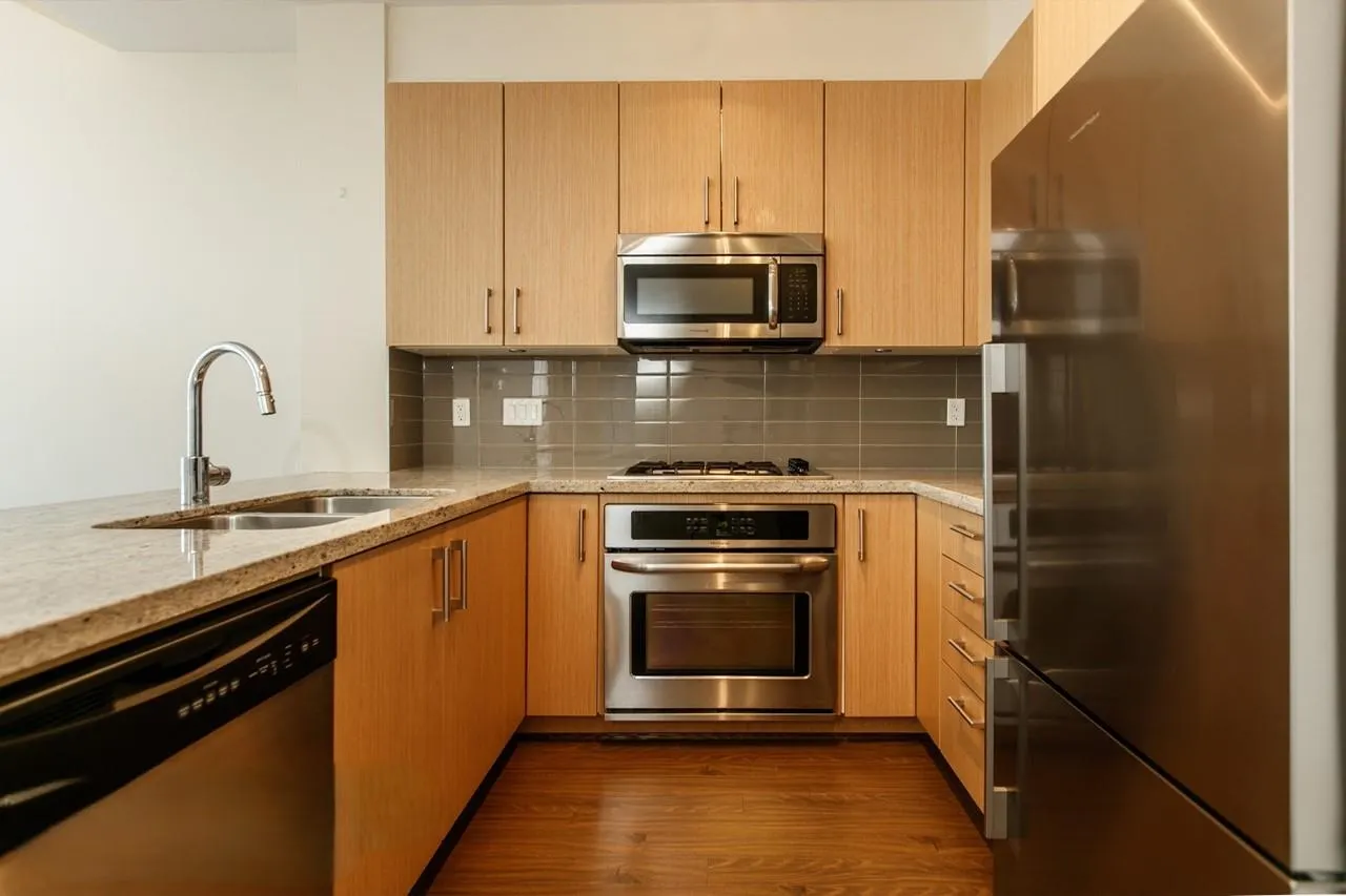 504 119 W 22nd Street