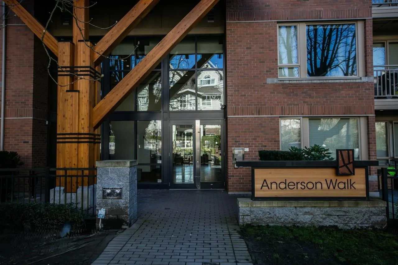 504 119 W 22nd Street