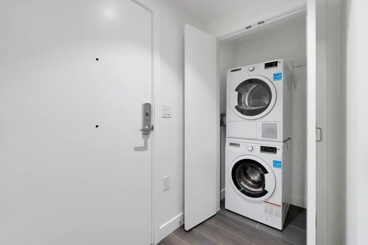 402 8181 Chester Street