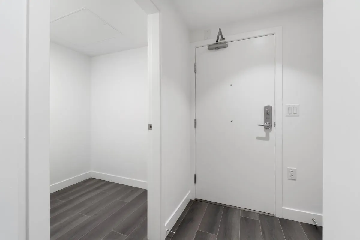 402 8181 Chester Street