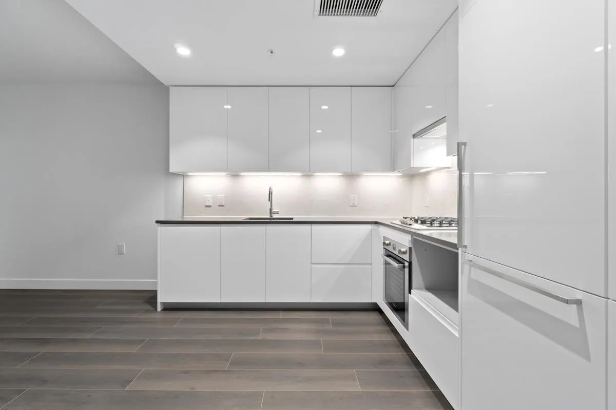 402 8181 Chester Street