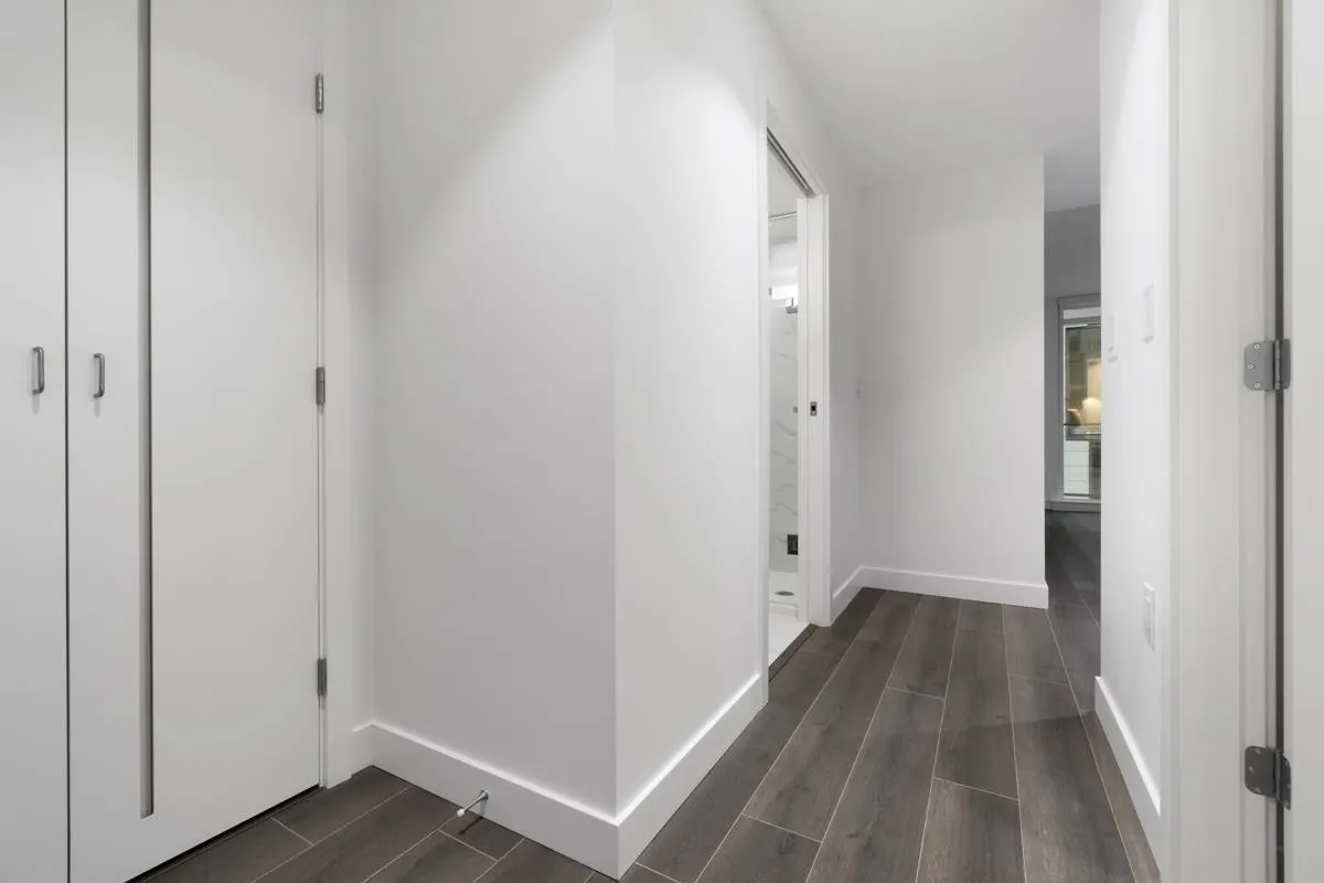 402 8181 Chester Street