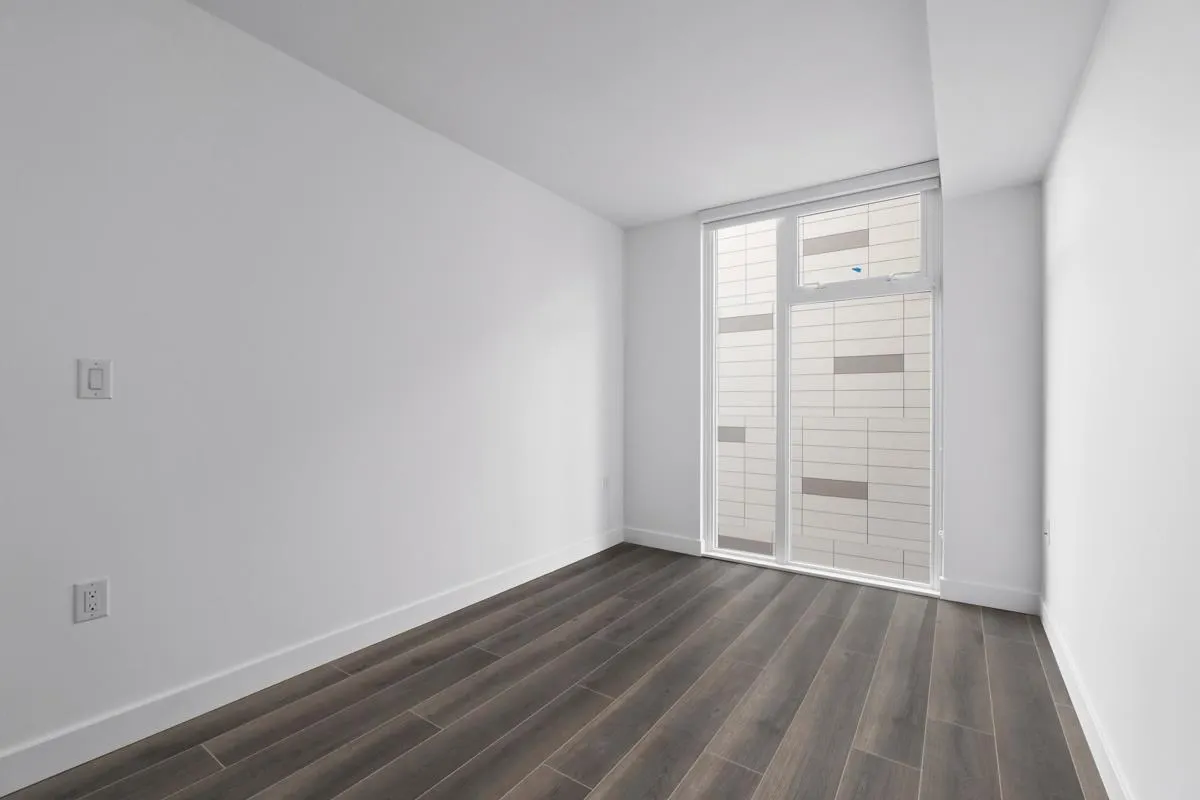 402 8181 Chester Street