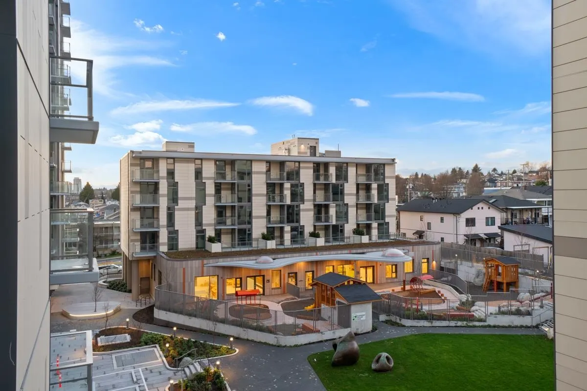 402 8181 Chester Street