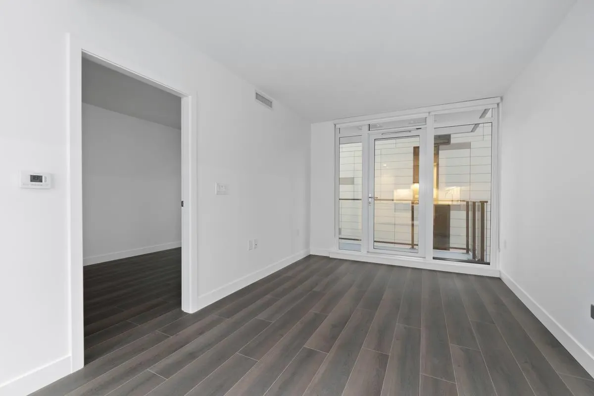 402 8181 Chester Street