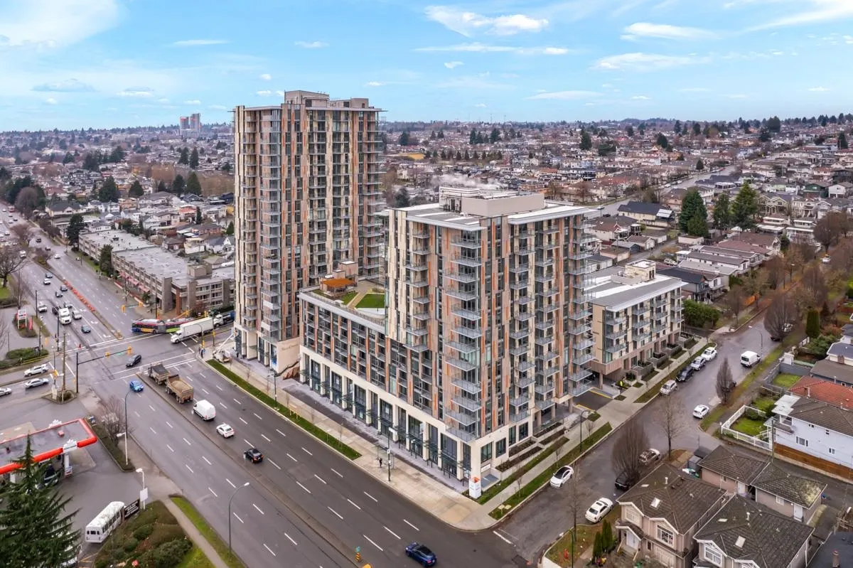 402 8181 Chester Street