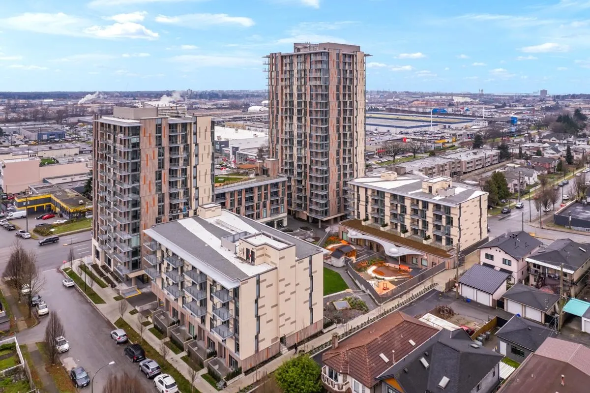 402 8181 Chester Street