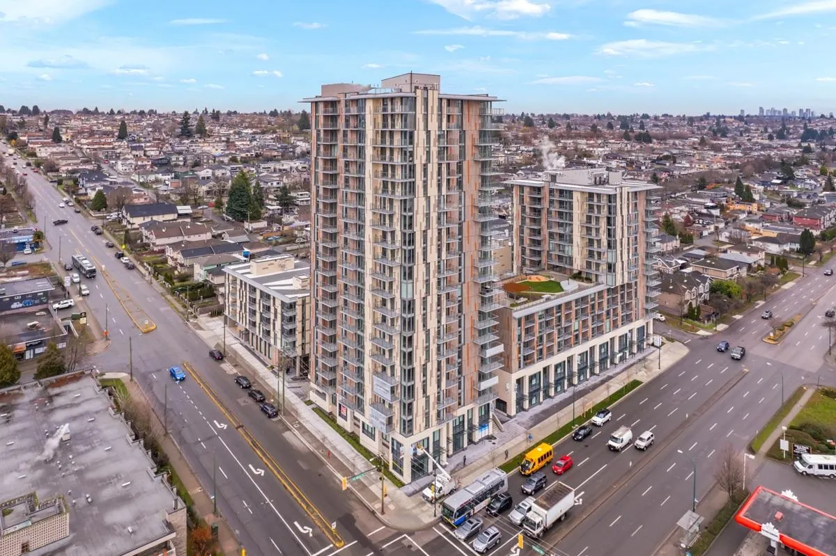 402 8181 Chester Street