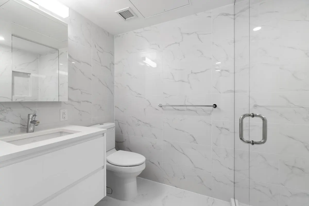 402 8181 Chester Street