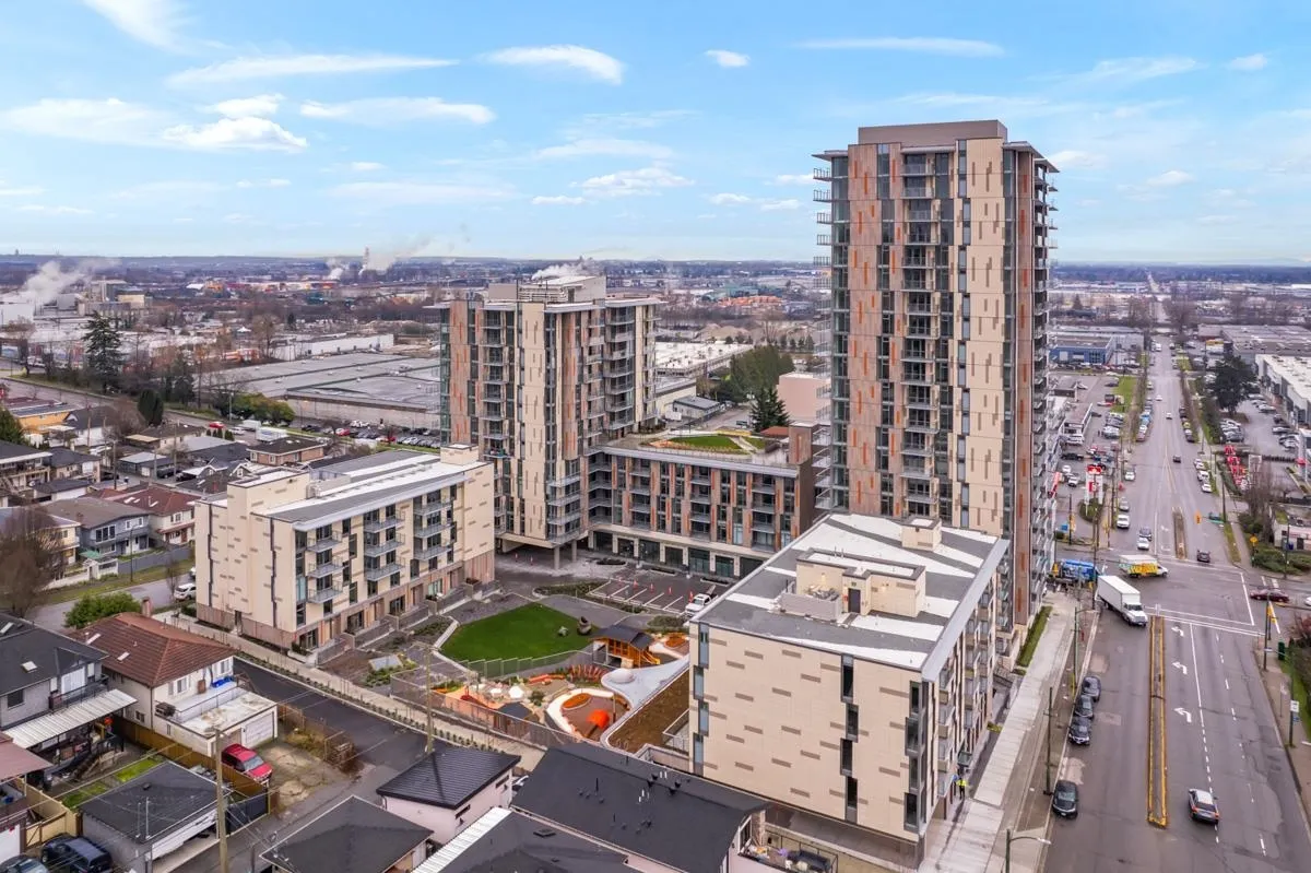 402 8181 Chester Street