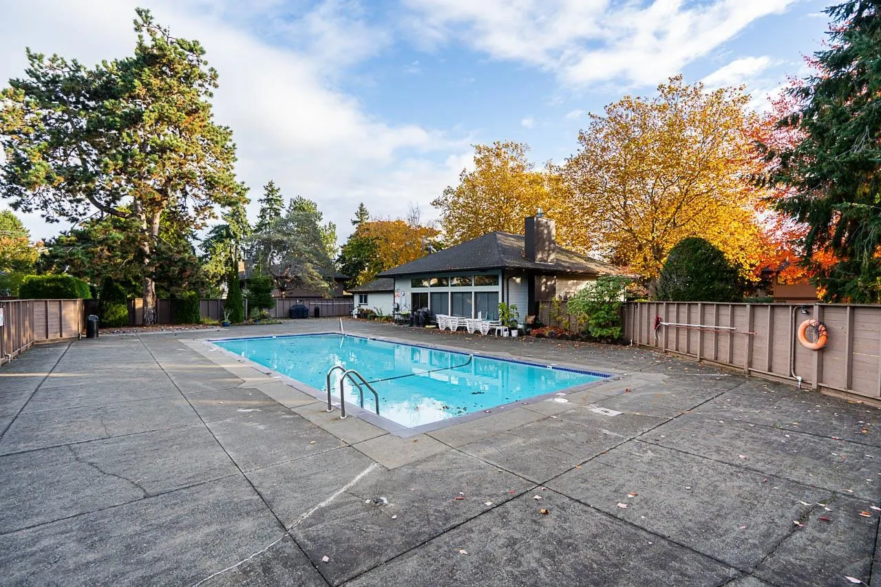 402 9300 Parksville Drive