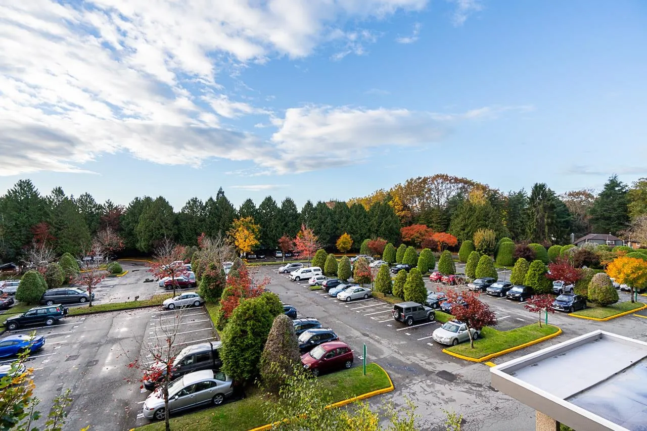 402 9300 Parksville Drive