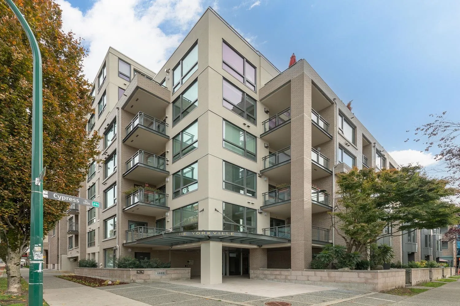 507 1888 York Avenue