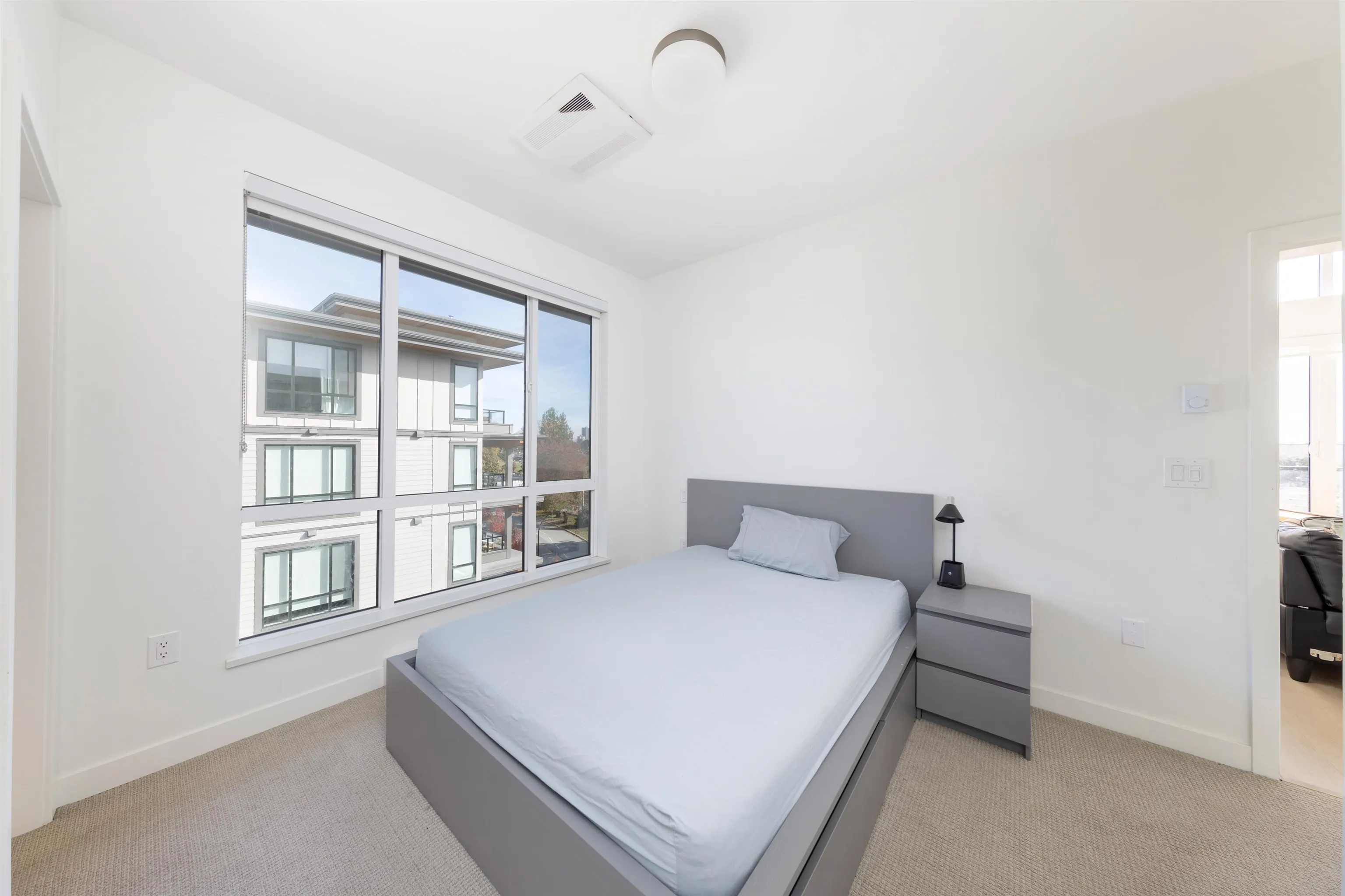 607 7588 16th Street