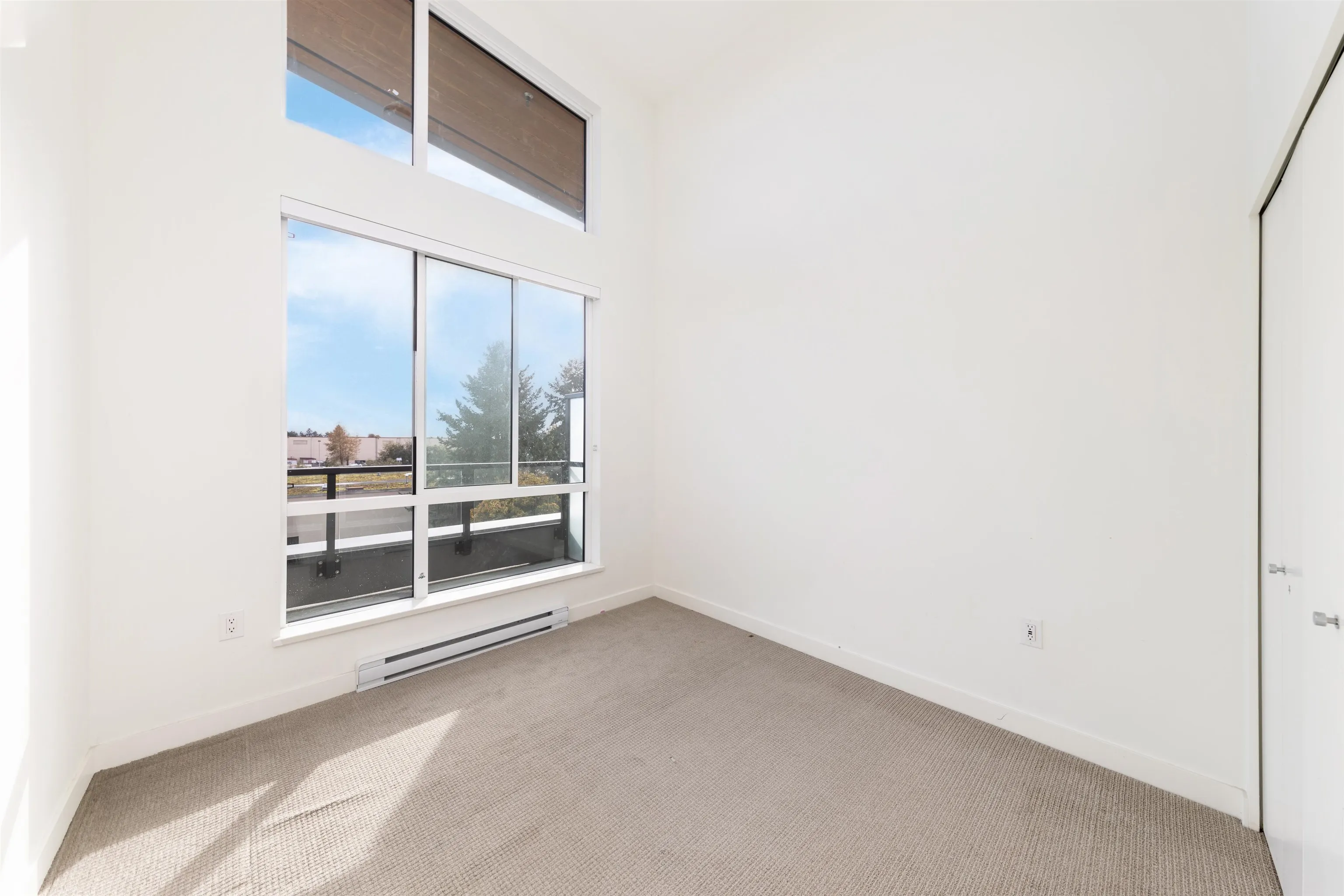 607 7588 16th Street