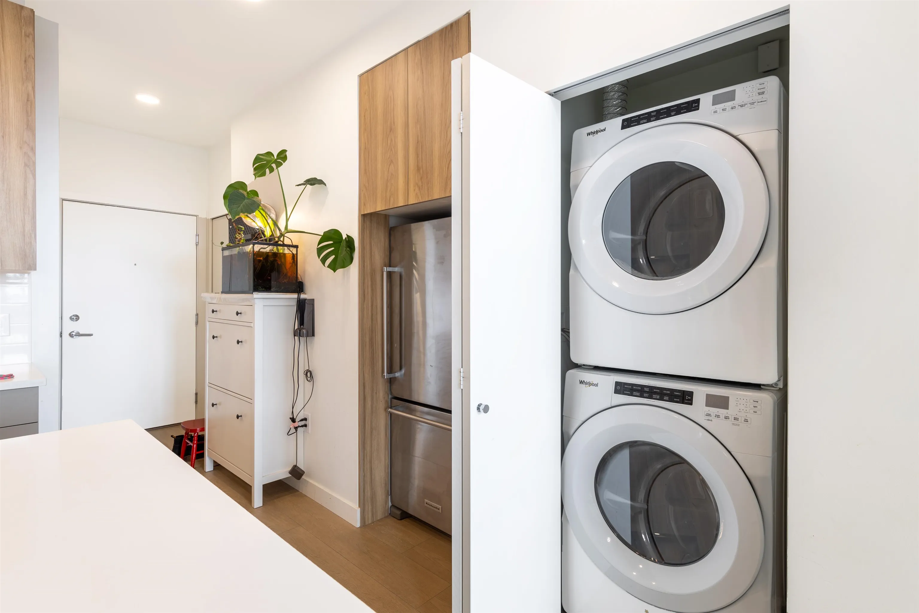 607 7588 16th Street