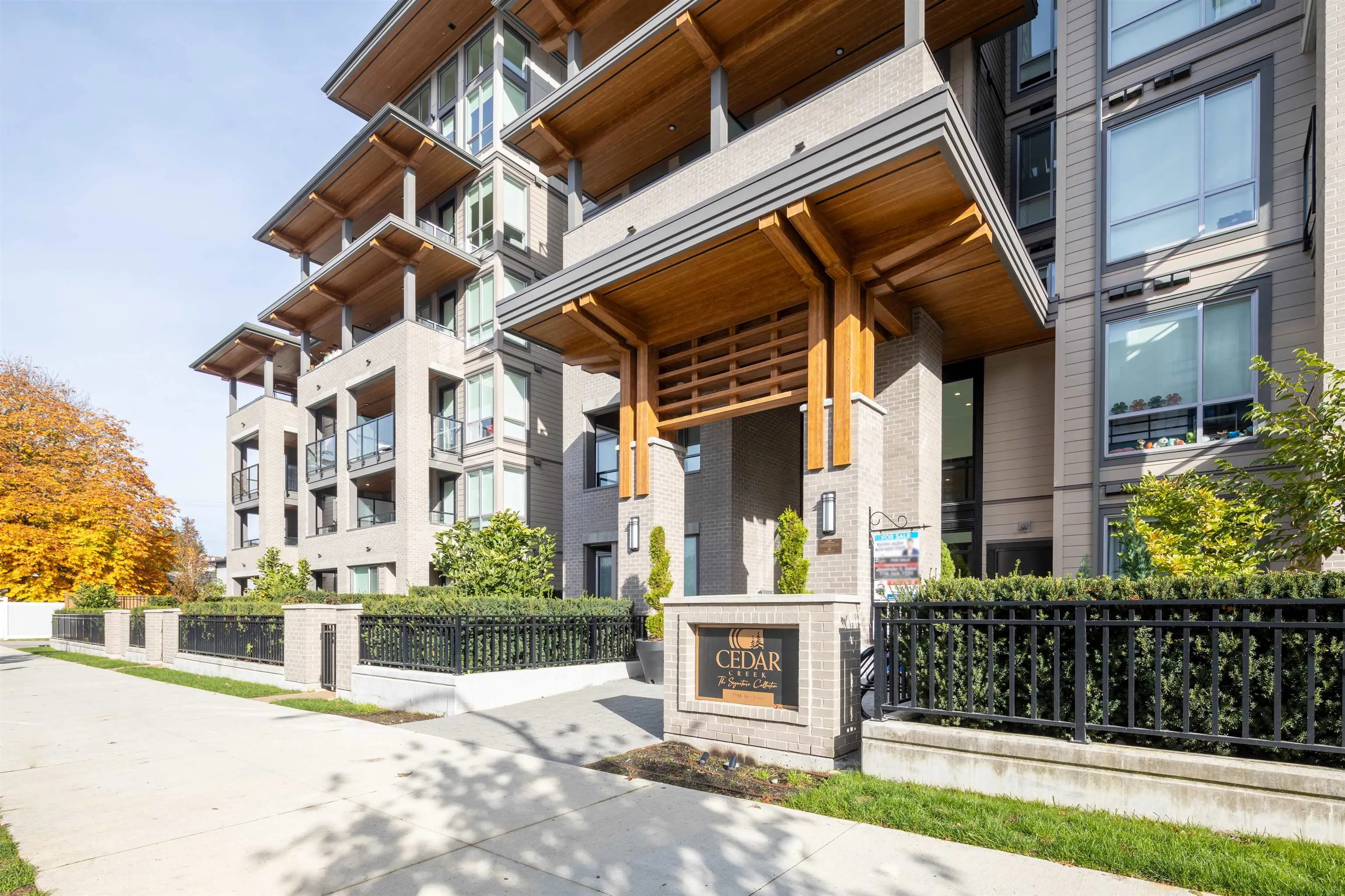 607 7588 16th Street